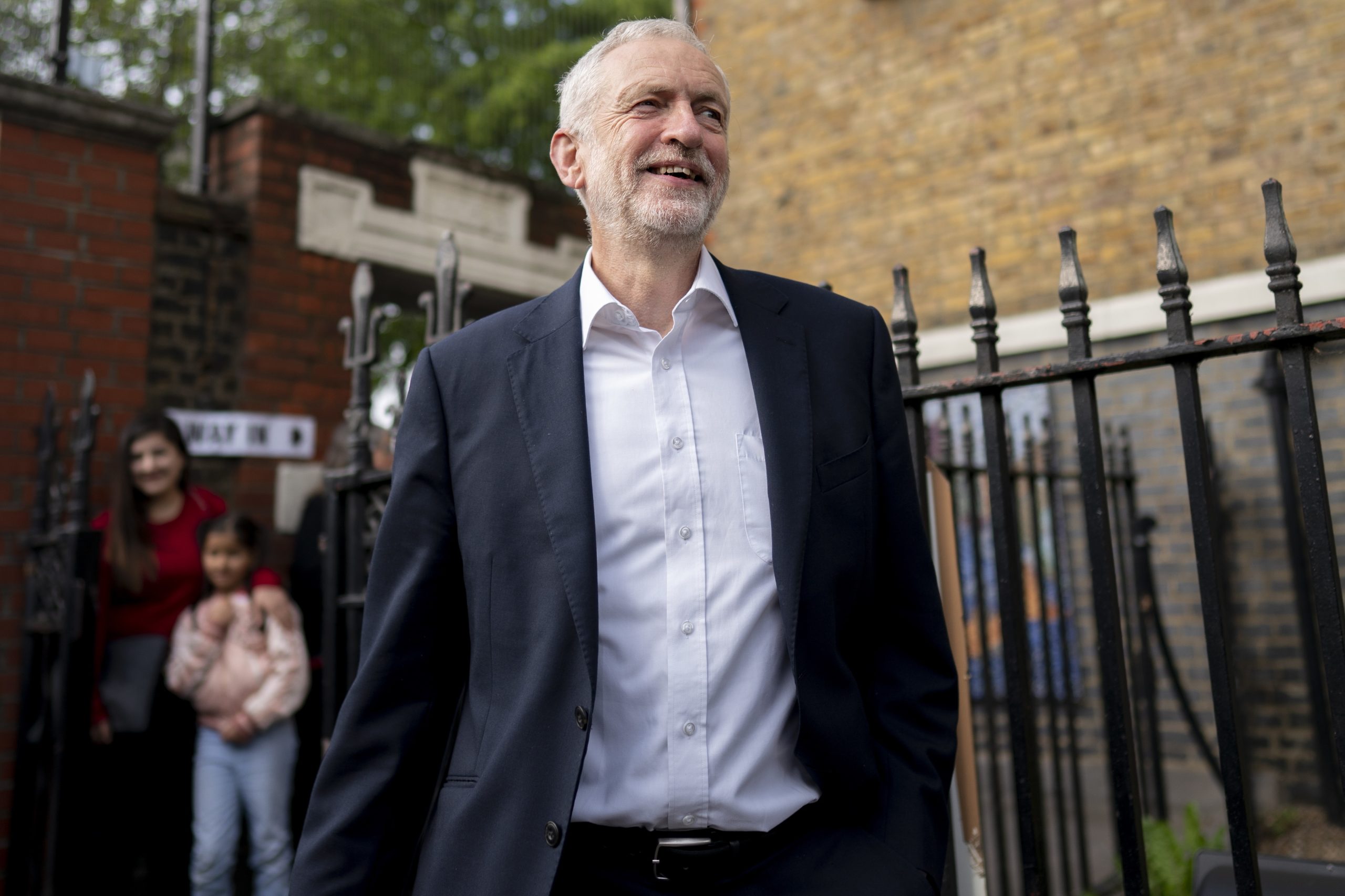 Reino Unido: Jeremy Corbyn saúda demissão de Theresa May e defende legislativas antecipadas
