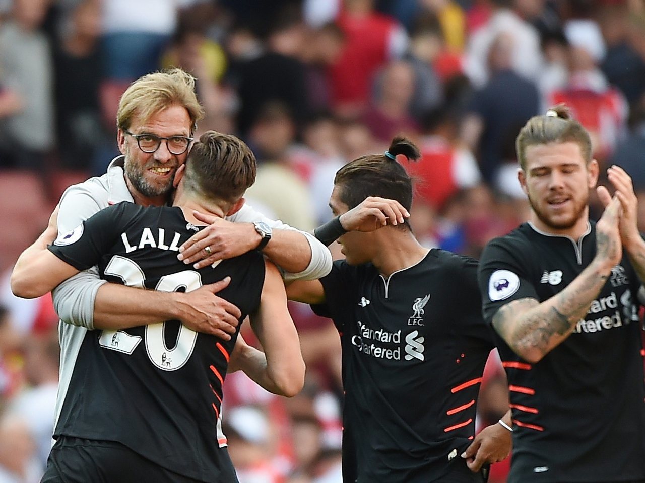 Liverpool vence Arsenal em jogo louco 