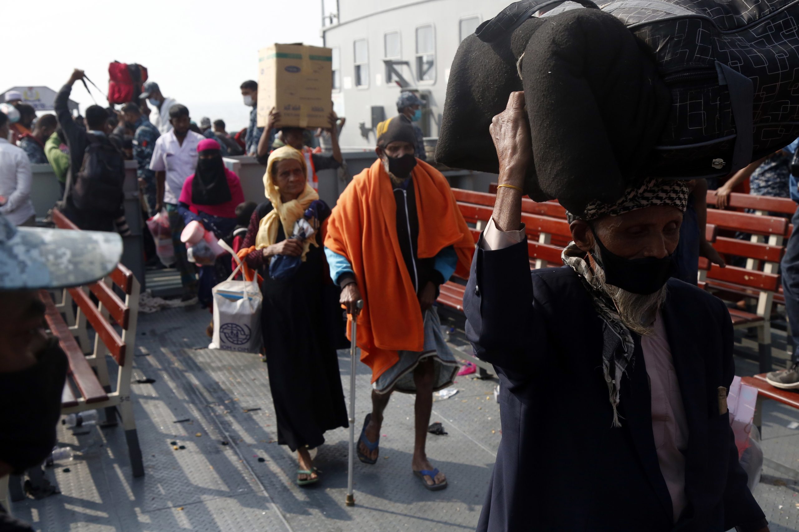 Refugiados rohingya sentem-se presos em Bhashan Char. “Não somos um país rico, não podemos fazer mais”, diz Bangladesh