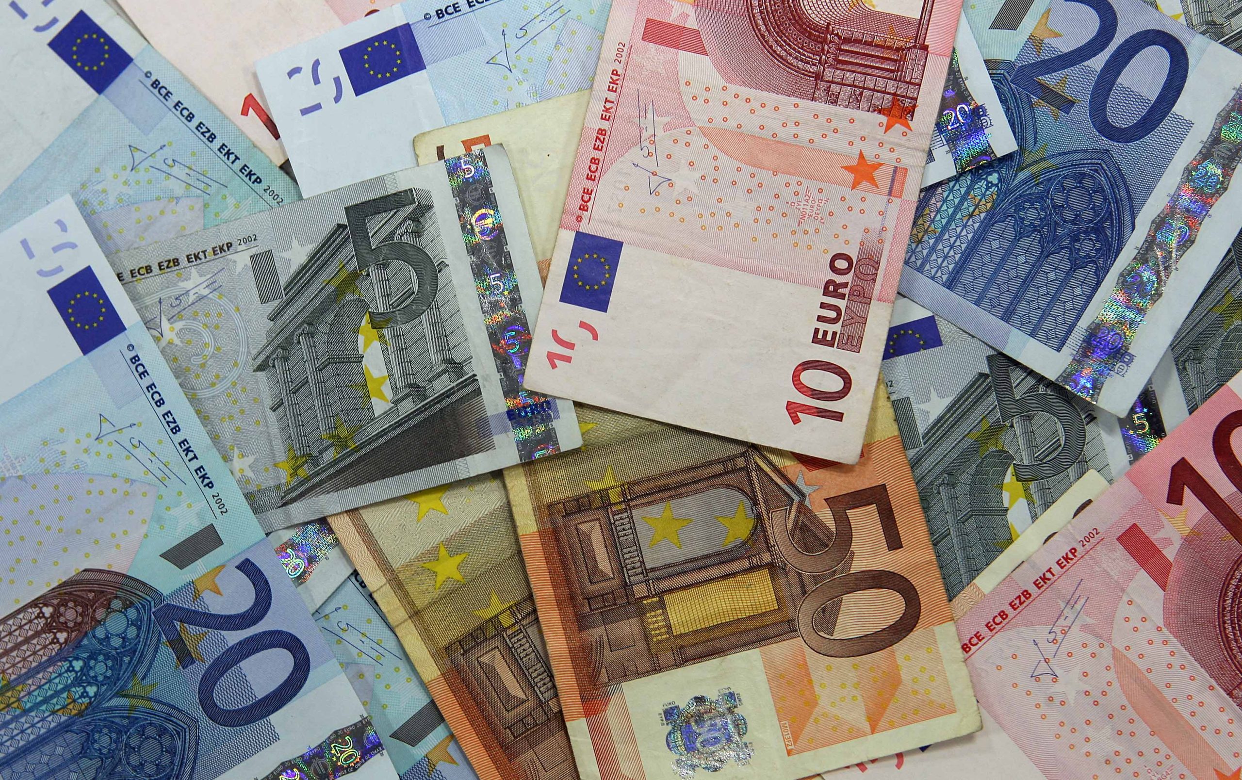 Estado tem disponível 1,8 mil milhões de euros para destinar a Certificados de Aforro