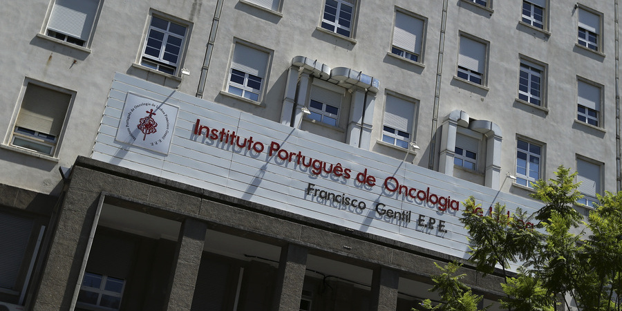 Covid-19: Oito profissionais e 12 doentes internados no IPO de Lisboa estão infetados