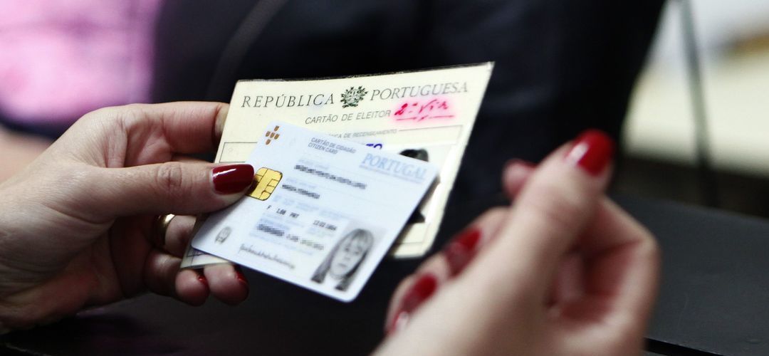 Parlamento aprova novas regras de emissão, entrega e uso do cartão de cidadão