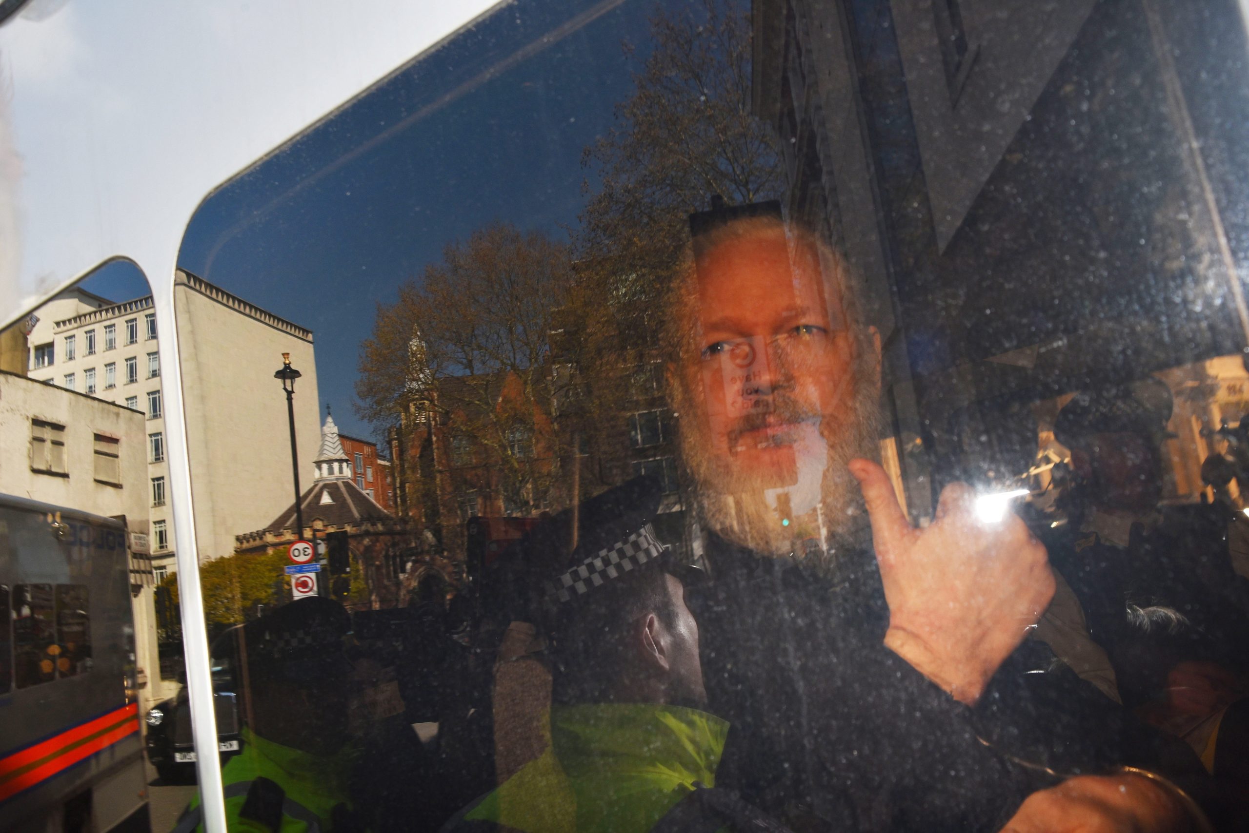 Suécia reabre caso de violação contra Julian Assange