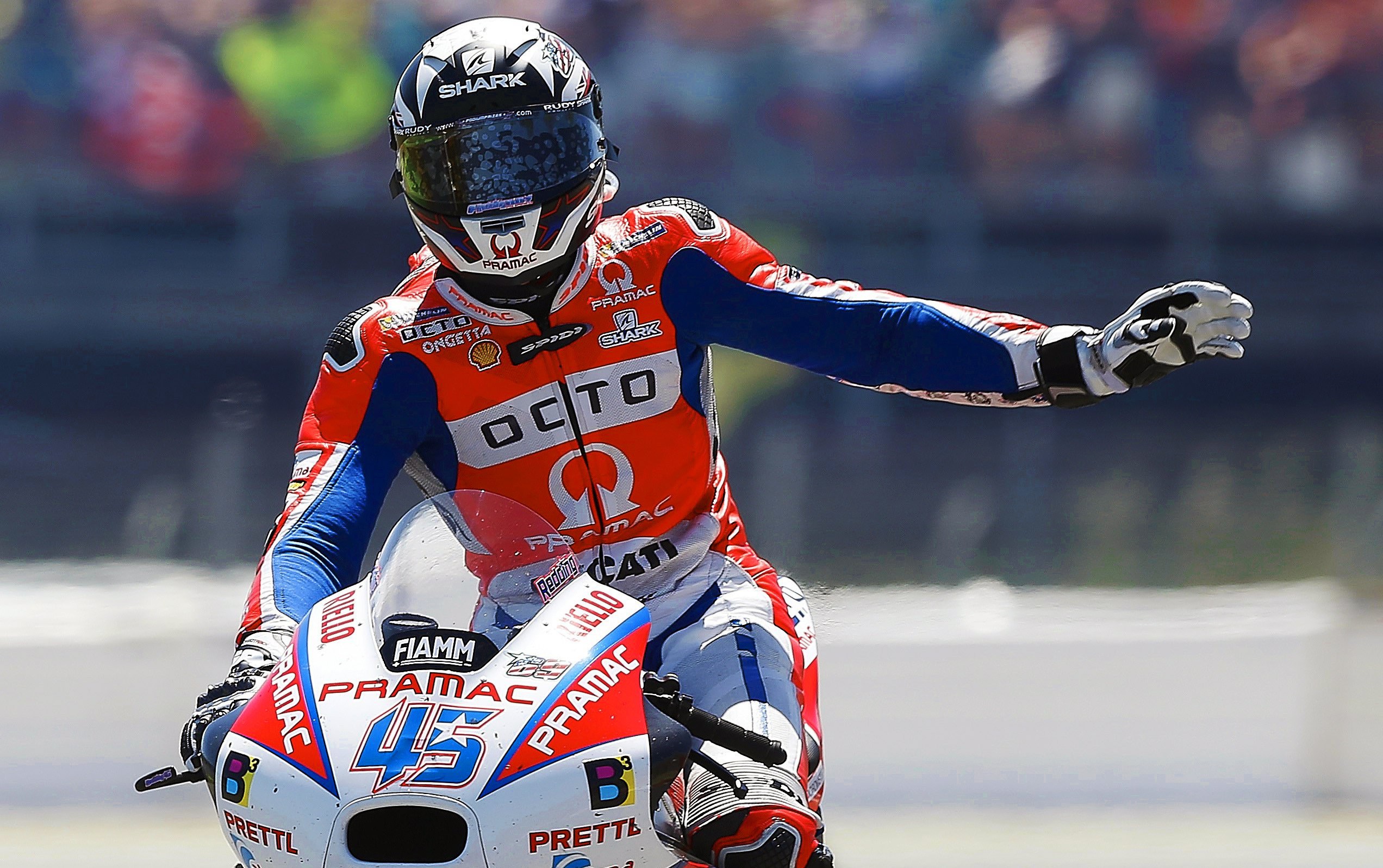 Dovizioso vence GP da Catalunha e ‘pressiona’ Maverick Viñales