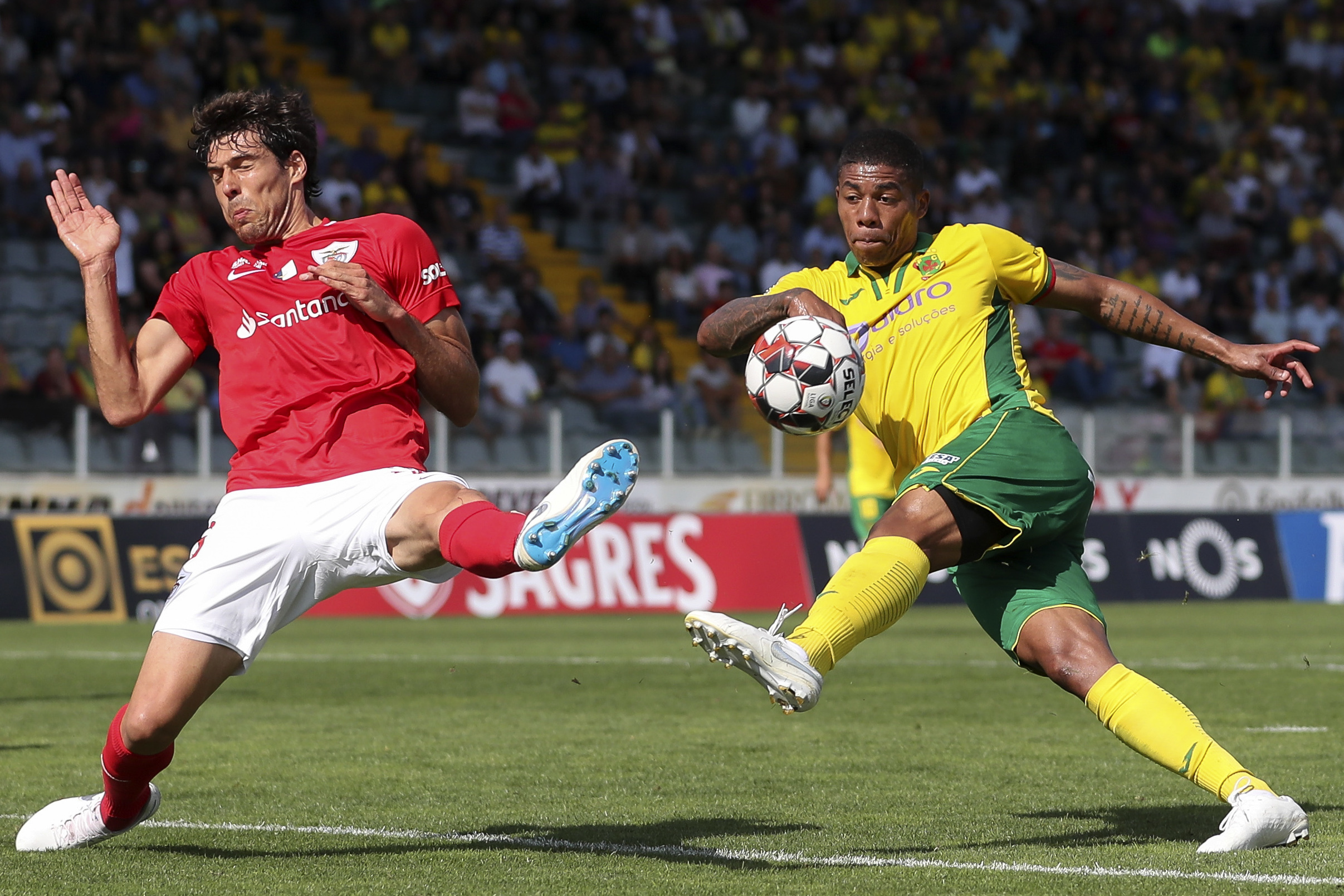 Santa Clara soma primeiro triunfo e Paços Ferreira perde pela segunda vez na I Liga