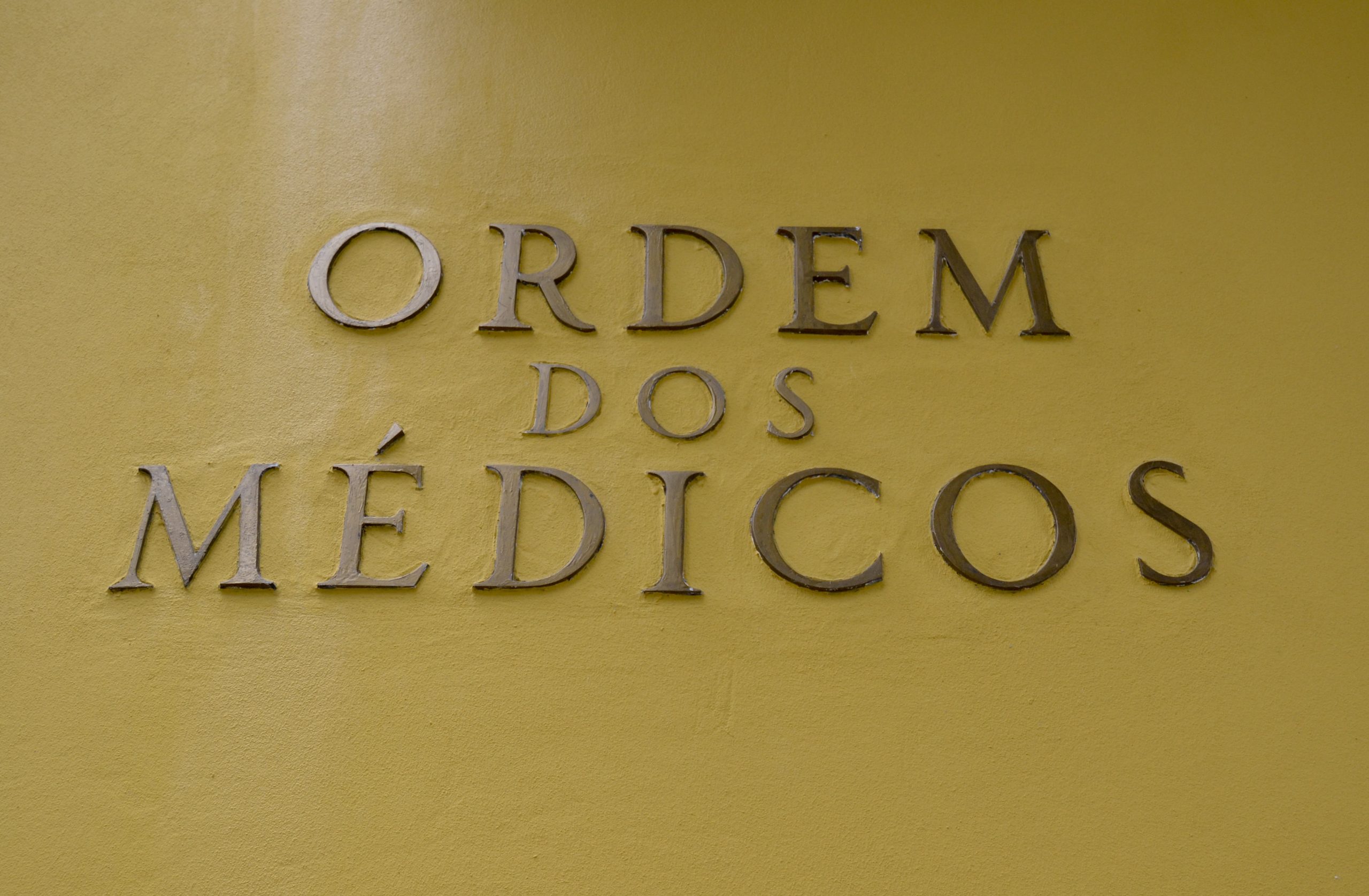 Ordem apela a médicos que apoiem populações afetadas pelos incêndios