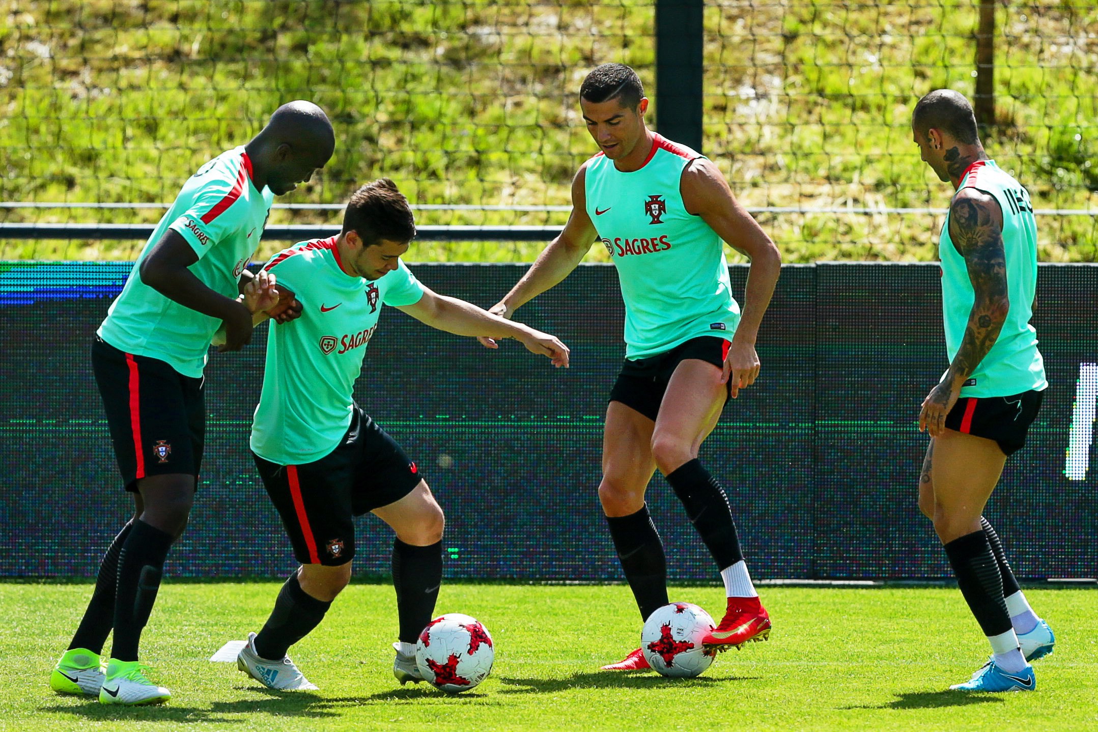 Portugal despede-se da Cidade do Futebol e viaja para Kazan