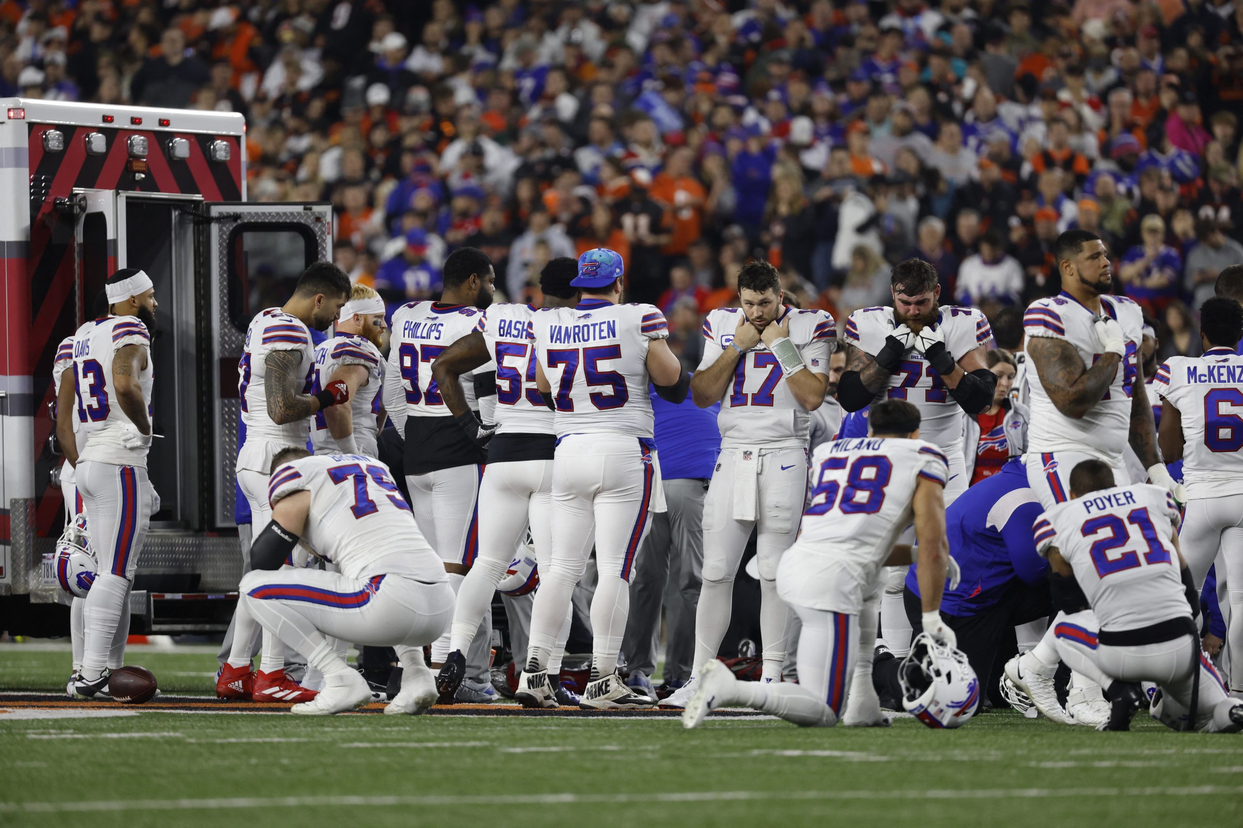 NFL: Jogador que colapsou em campo sofreu um ataque cardíaco