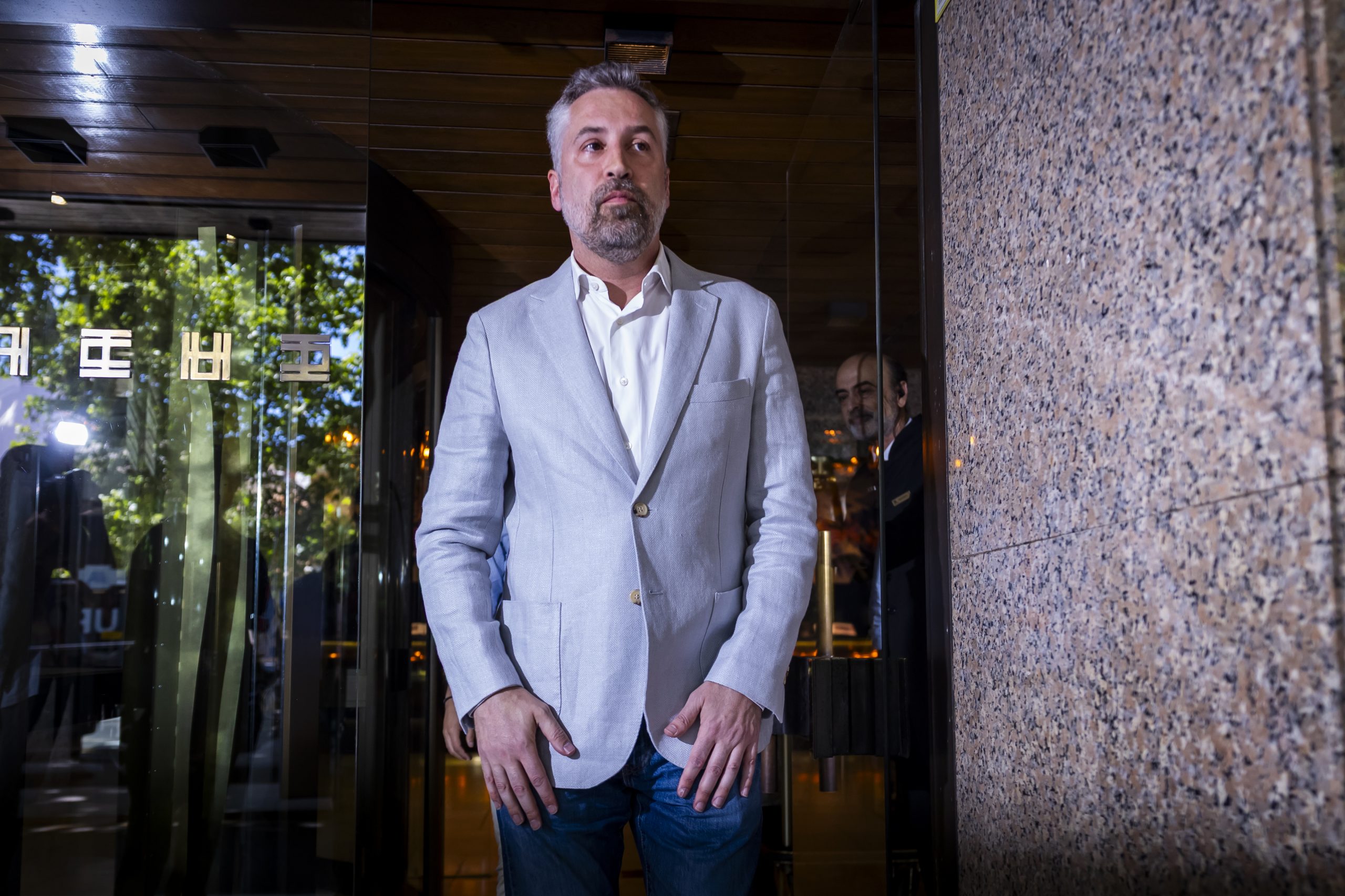 Pedro Nuno Santos assume “para já” mandato de deputado no parlamento