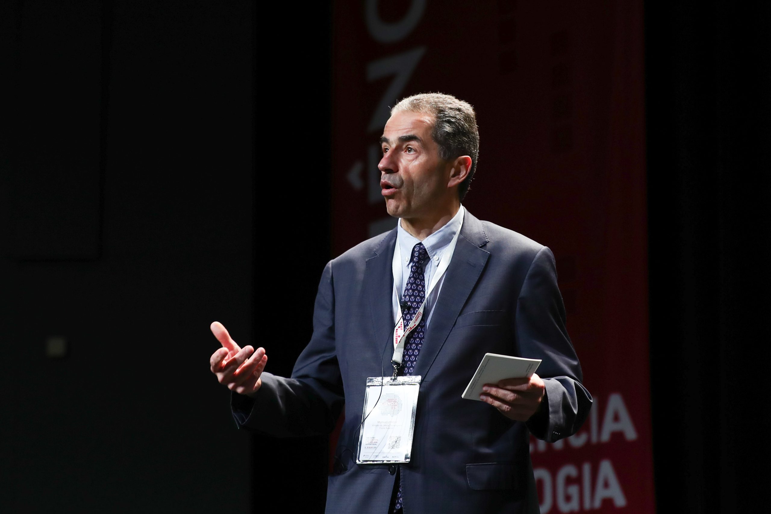 Universidade dos Açores recusou assinar contrato de financiamento das universidades. Ministro desvaloriza e diz que é um “excelente contrato”