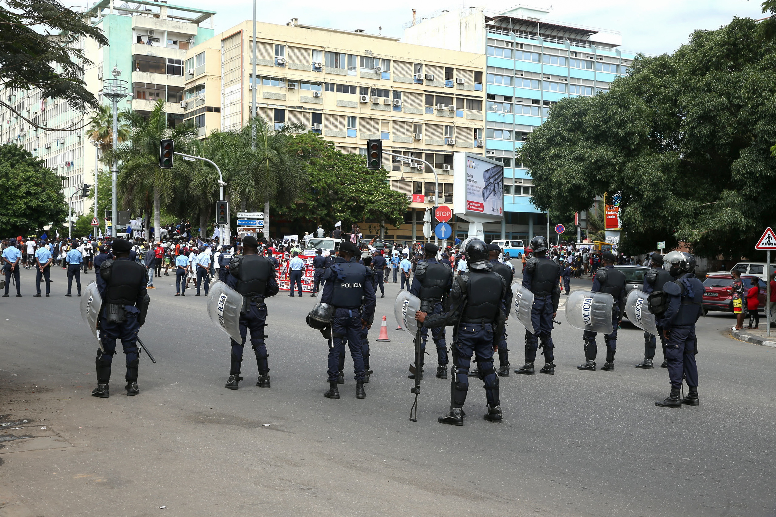 Polícia angolana “pronta” para travar subversão apela à não permanência nos locais de voto
