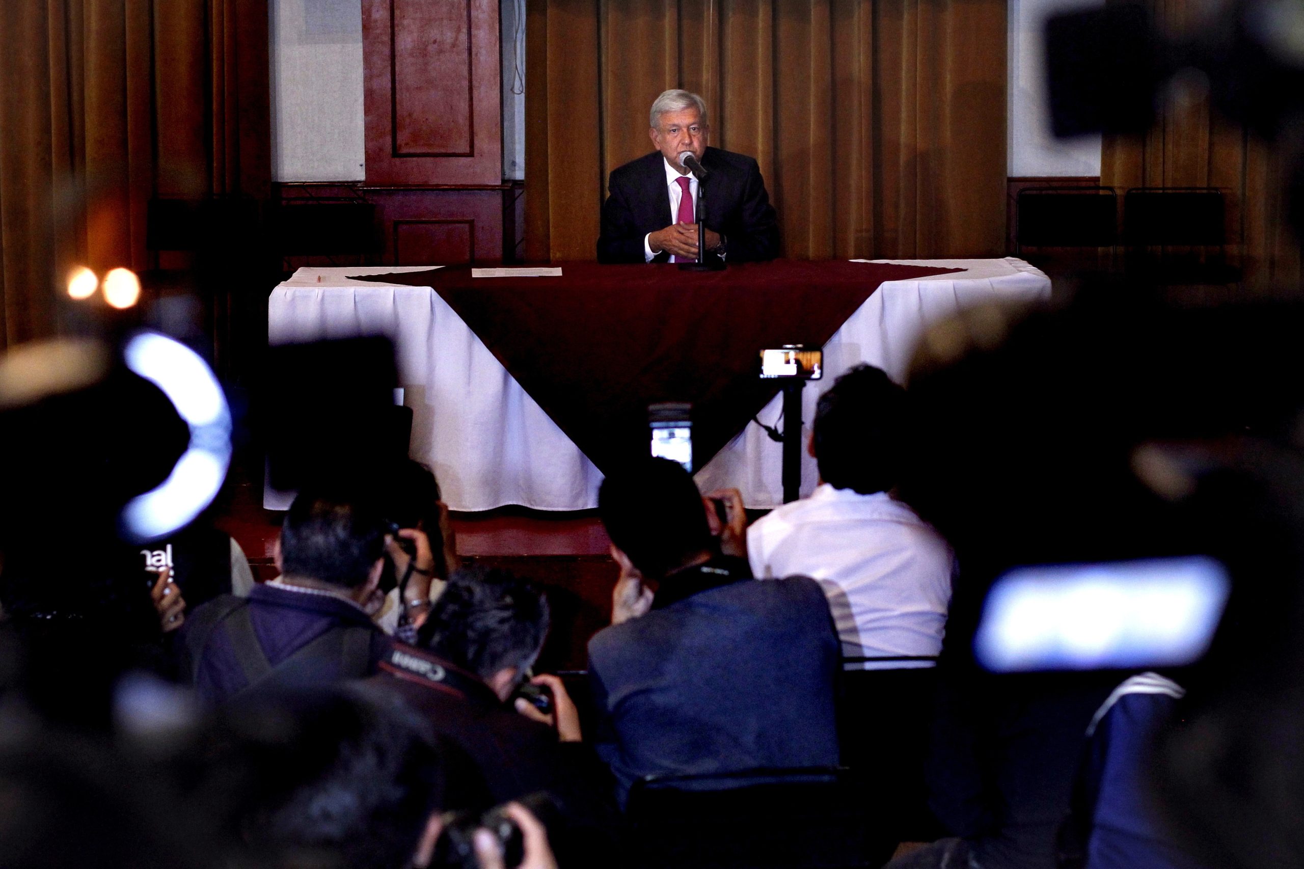 México: Referendo para afastar presidente, cortar nos salários de altos funcionários e agravar penas. Obrador anuncia reformas