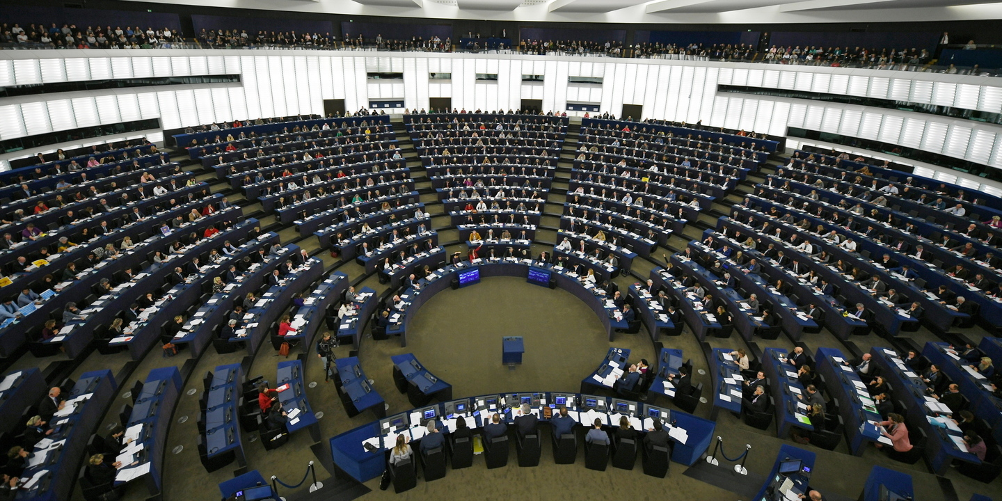Parlamento aprova na especialidade perda de mandato para eurodeputados que mudem de partido