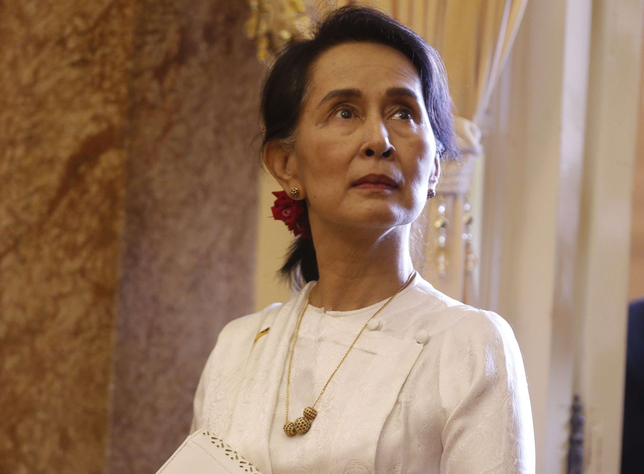 Canadá retira cidadania honorária à Prémio Nobel da Paz Aung San Suu Kyi