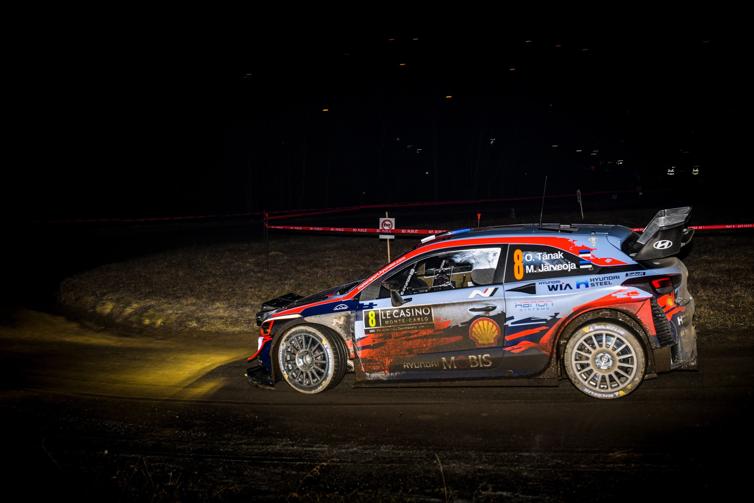 Despiste no rali de Monte Carlo leva campeão Ott Tänak ao hospital