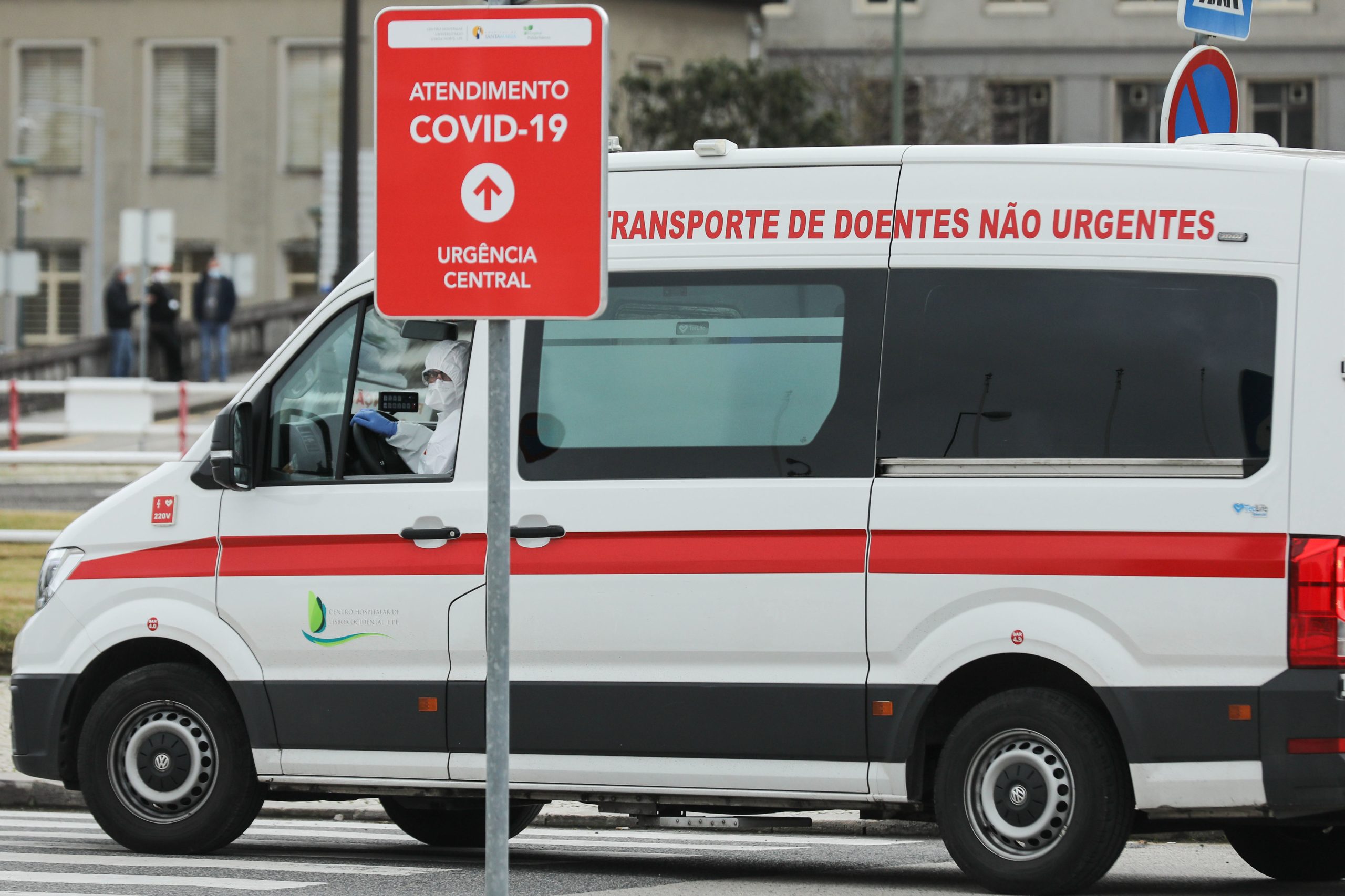 Transporte de doentes não urgentes feito por ambulâncias com certificado de vistoria caducado