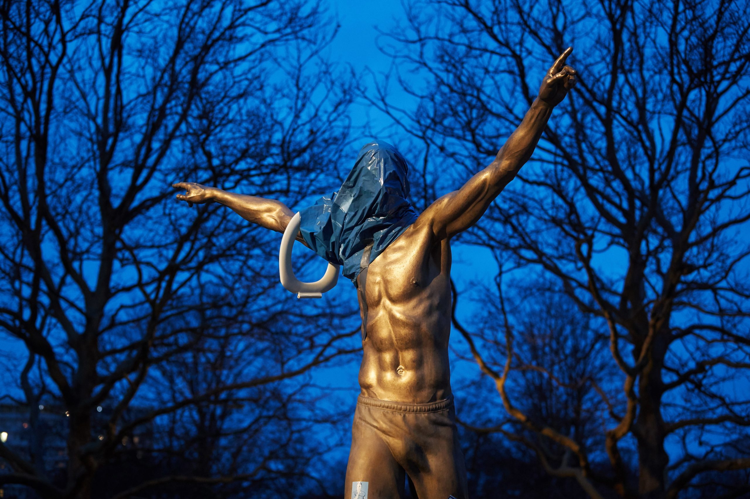 Estátua de Zlatan novamente vandalizada. Desta vez, serraram-lhe os pés