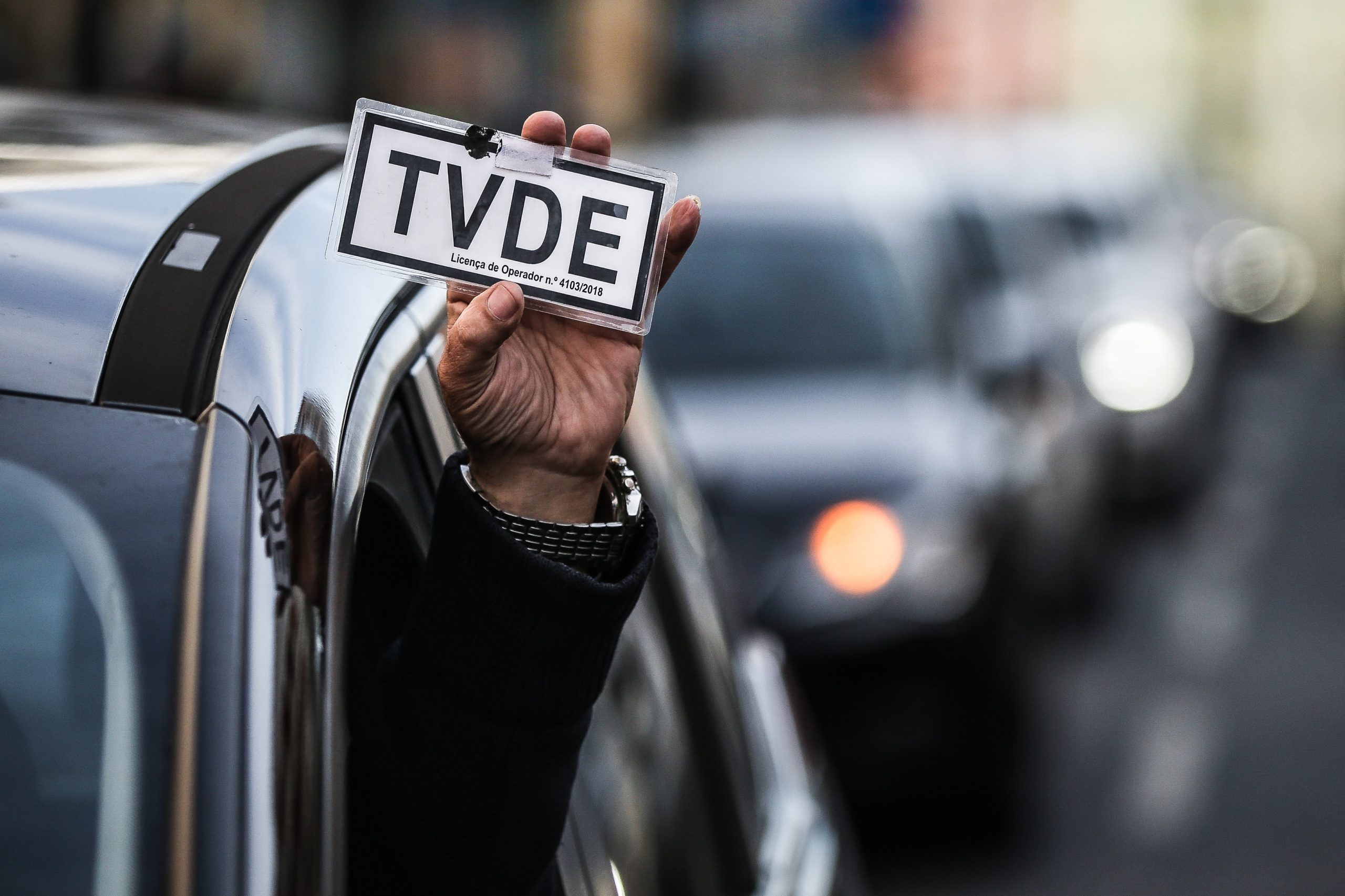 Uber vai oferecer 12 mil viagens e cinco mil refeições aos profissionais de saúde