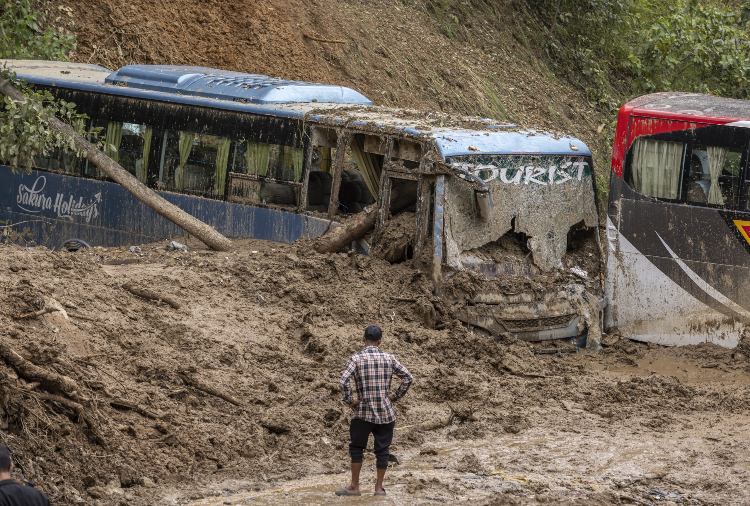 Manifestantes destroem Parlamento do Nepal após queda do primeiro-ministro