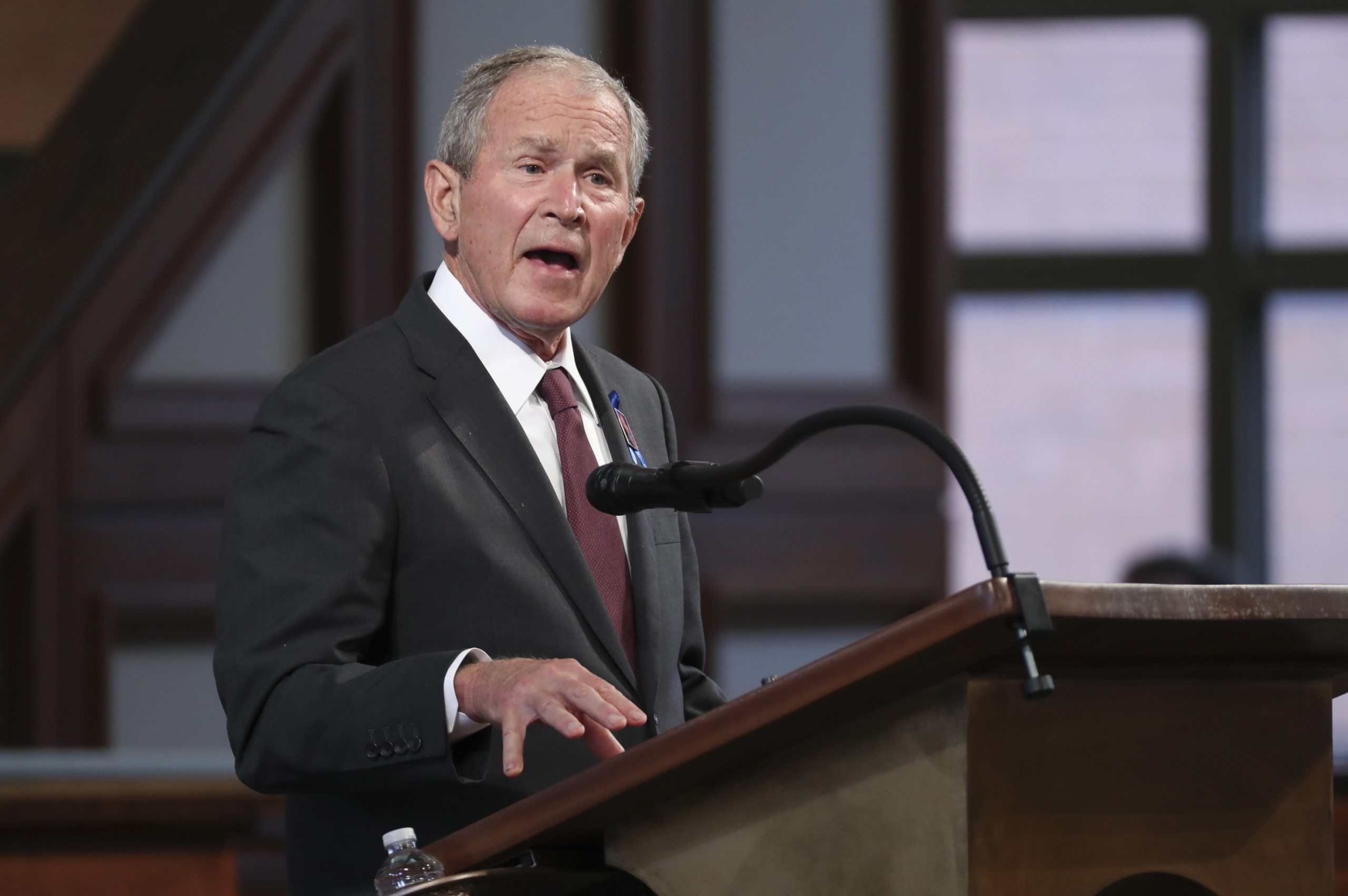 George W. Bush apela a “lembrar as lições” do 11 de setembro