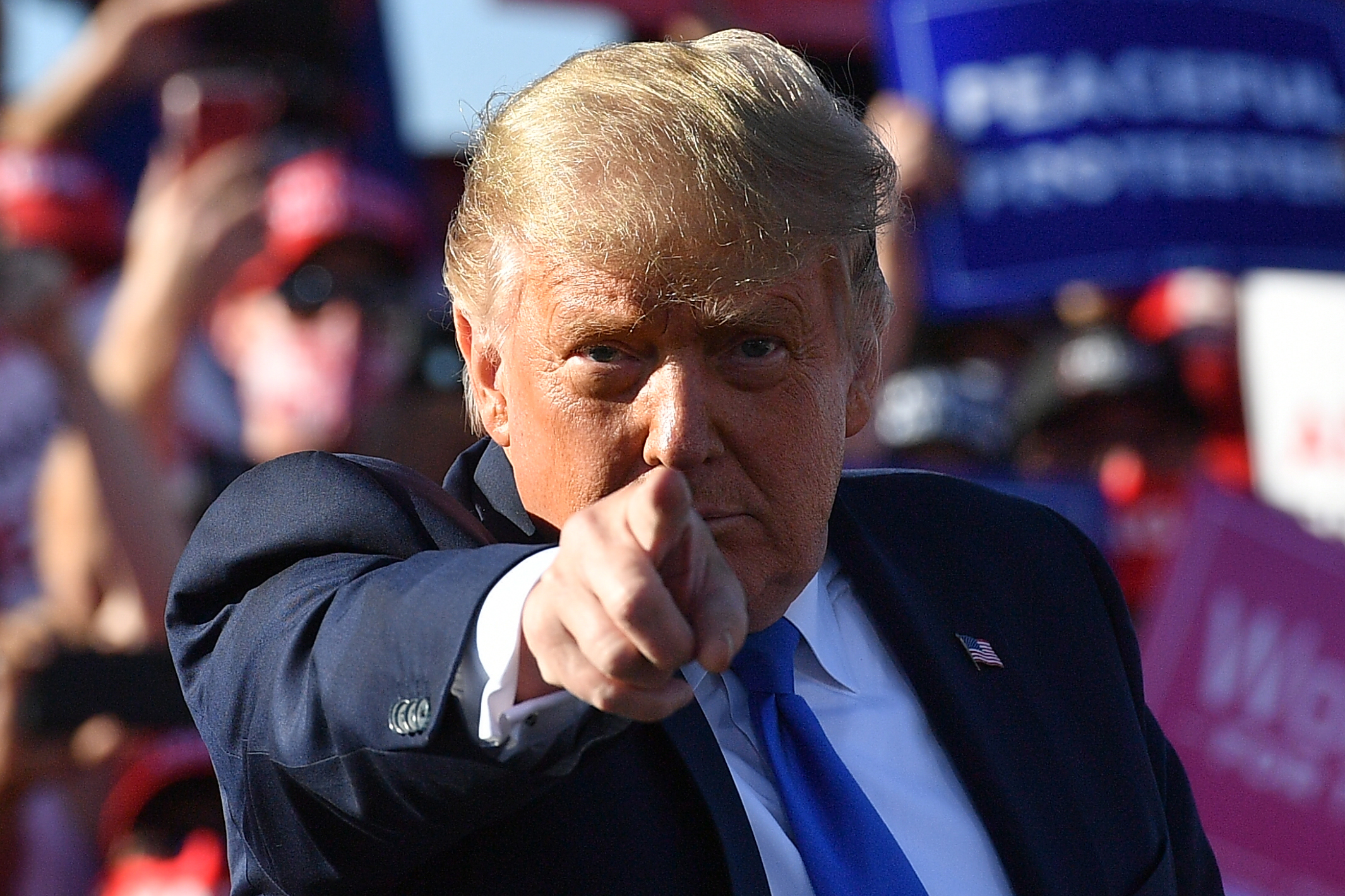 Facebook elimina vídeo com Donald Trump. Tudo porque tinha a voz do ex-Presidente