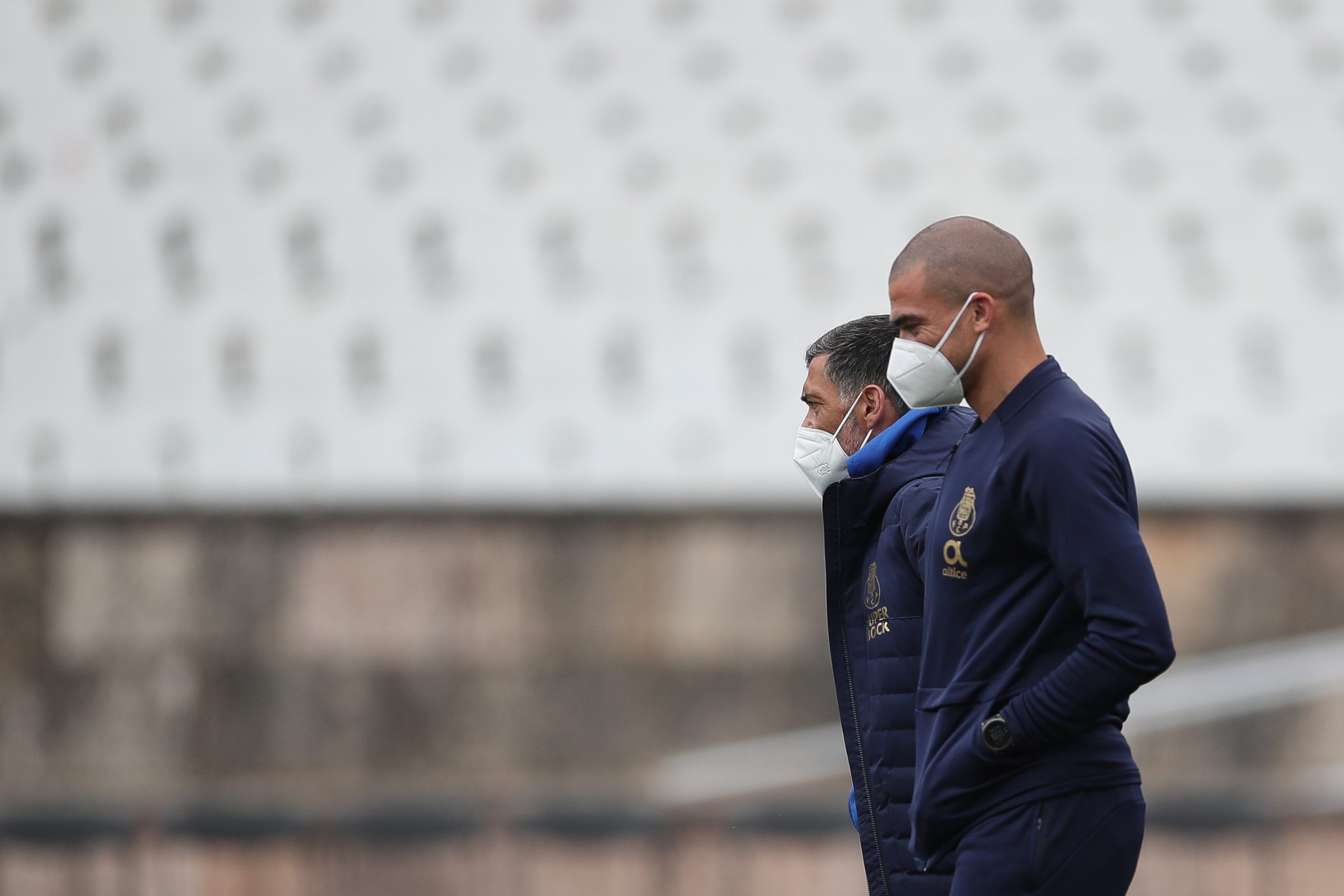 Sérgio Conceição e Pepe multados por críticas ao árbitro Hugo Miguel