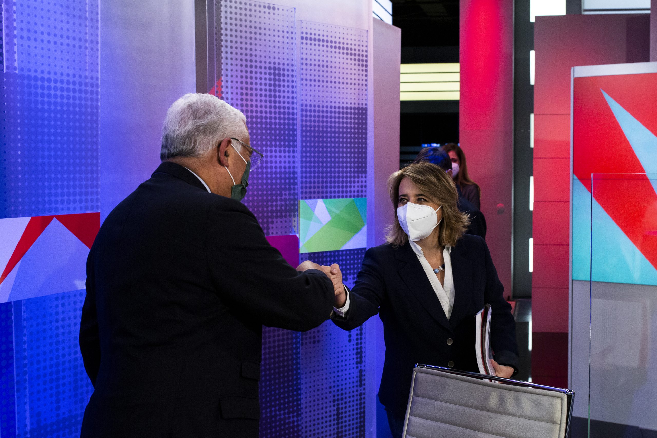 Pouco mel e muito fel entre PS e Bloco. Costa atira culpas pela crise política e Catarina Martins fala em “intransigência negocial”