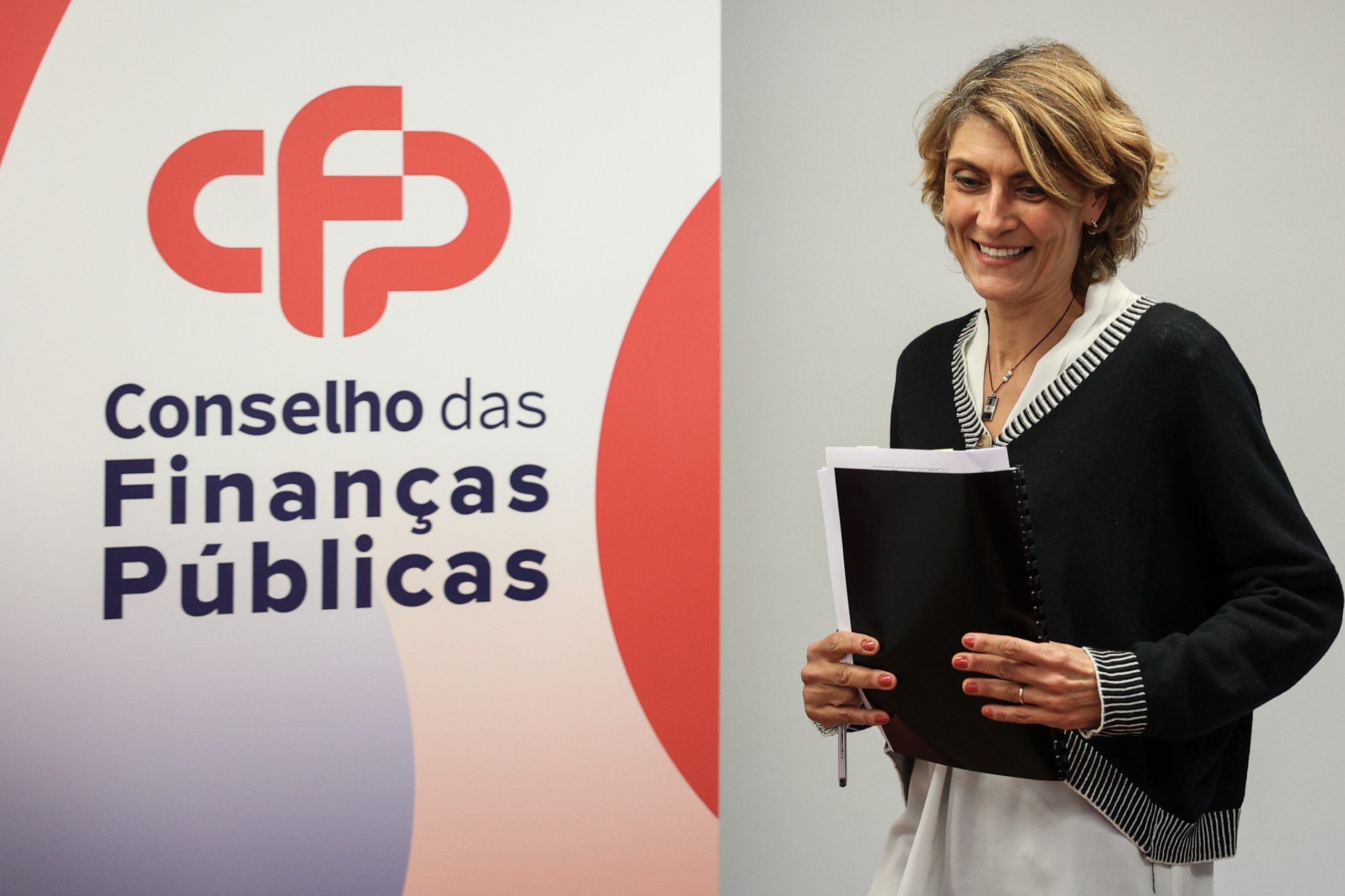 Economia portuguesa: todos prevêem saldo positivo em 2025 à exceção do Banco de Portugal