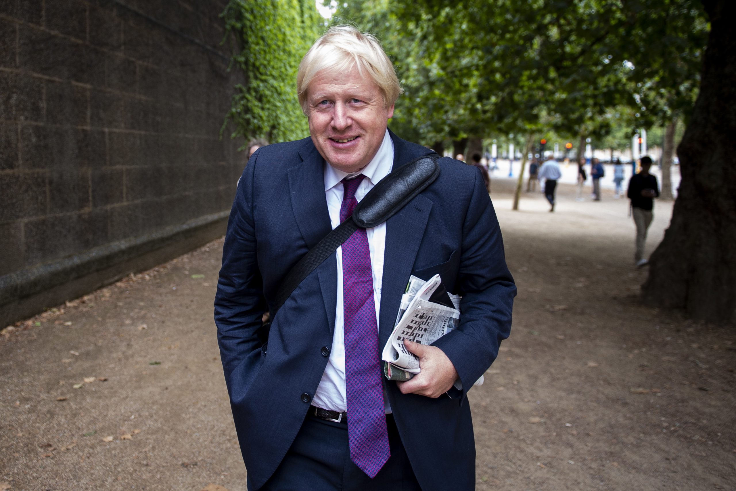 Boris Johnson qualifica plano de May para o Brexit como “escândalo constitucional”