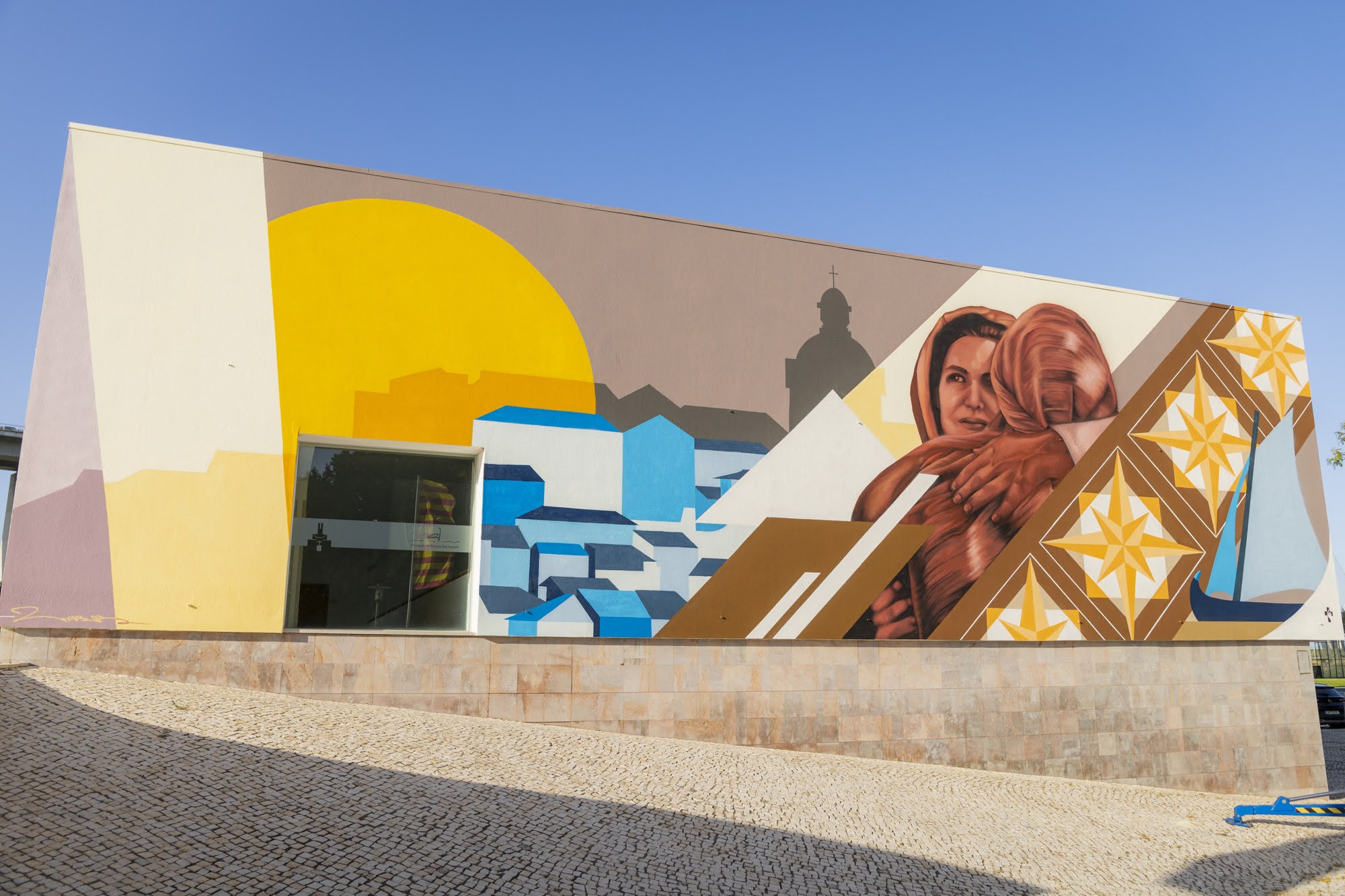 Um abraço entre Maria e Isabel. Mural “O Milagre” recorda tema da JMJ no Parque das Nações