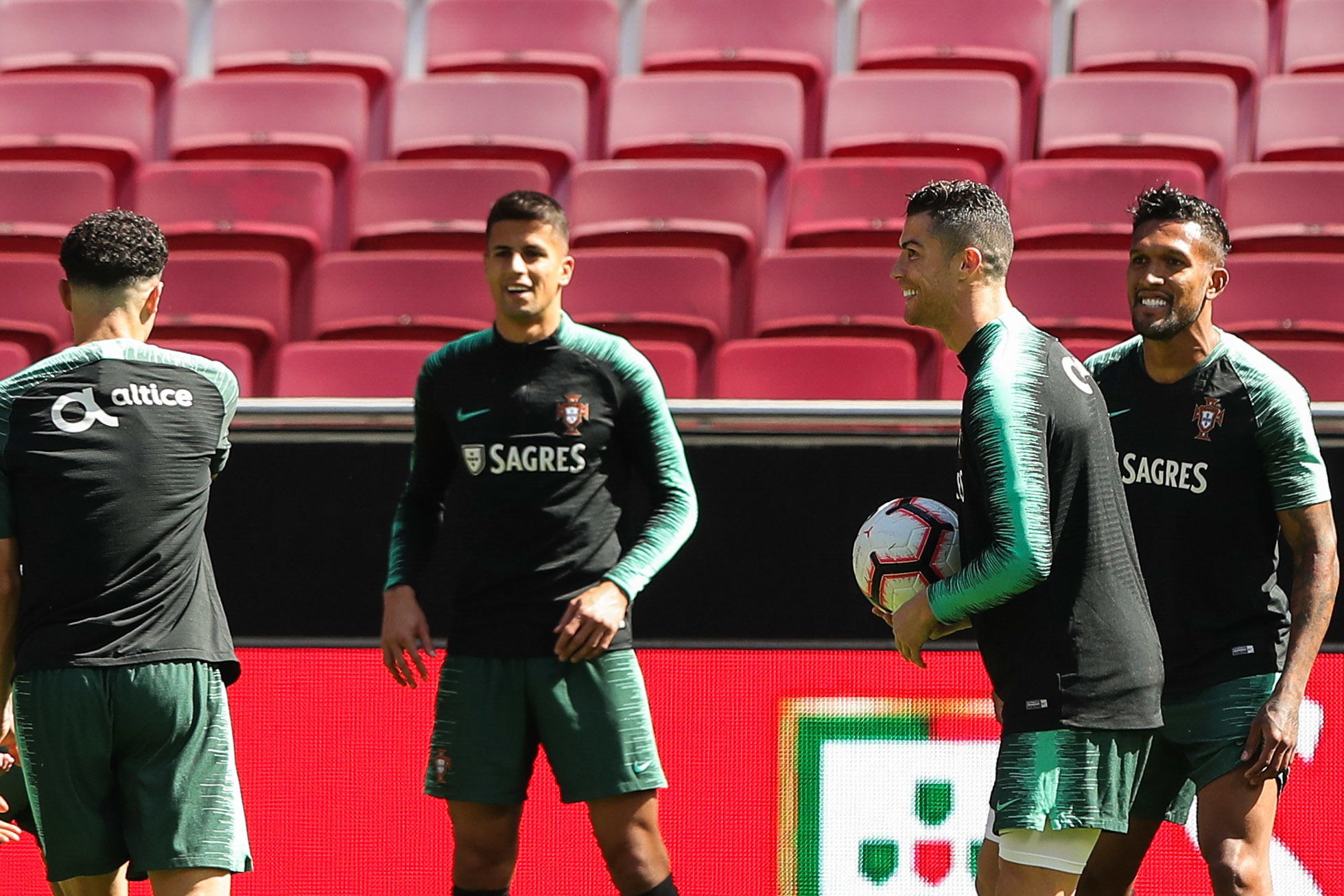 Portugal inicia defesa do título europeu