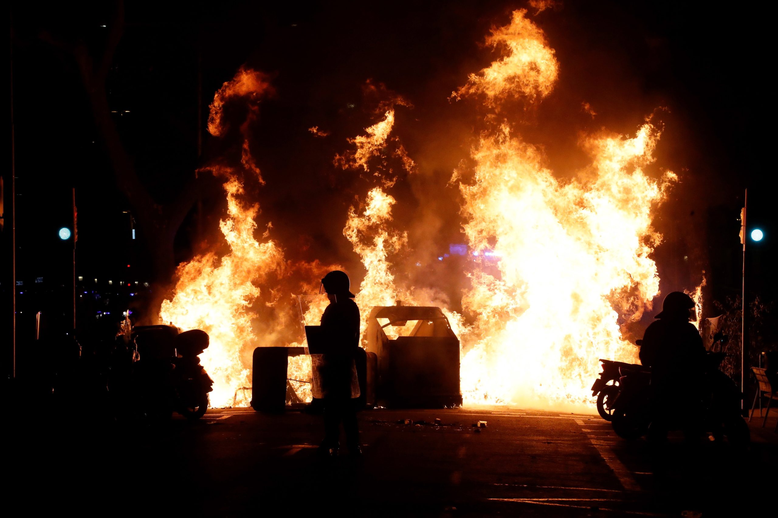 Seis noites de distúrbios na Catalunha com 109 detidos e mais de 100 feridos