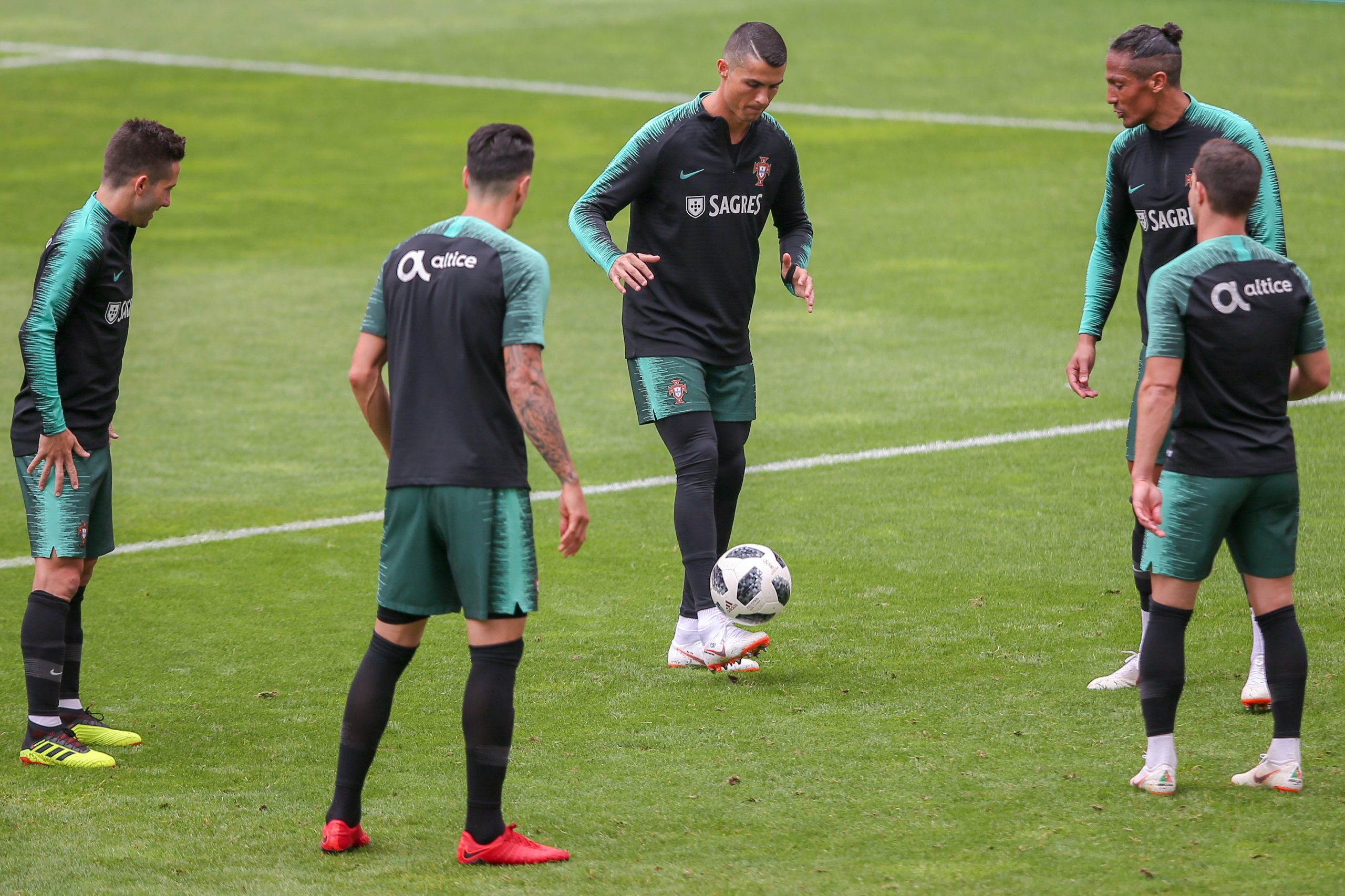 Ronaldo no ‘onze’ com os também ‘estreantes’ Patrício e Bruno Alves