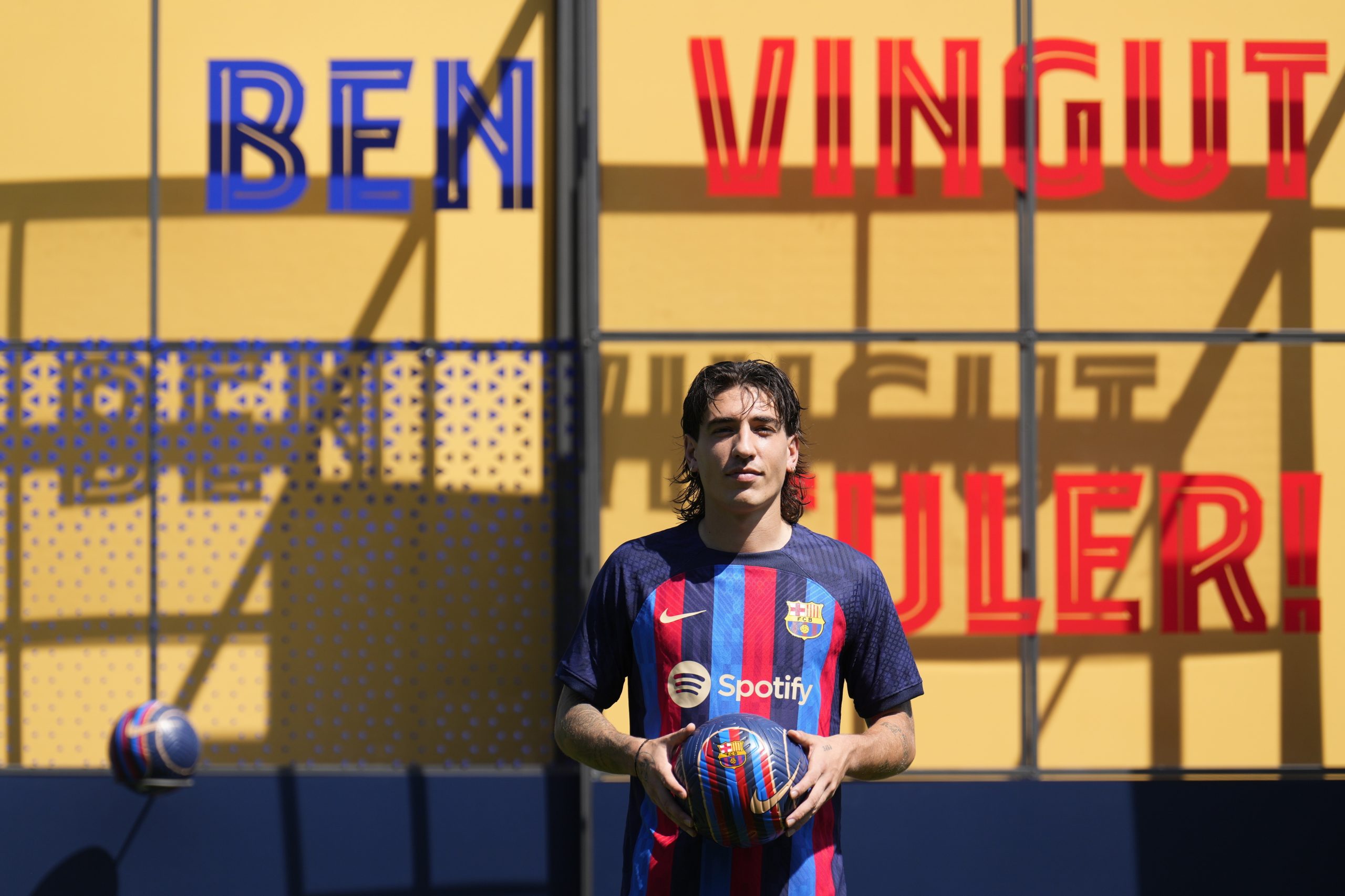 Sporting contrata lateral Héctor Bellerín ao FC Barcelona