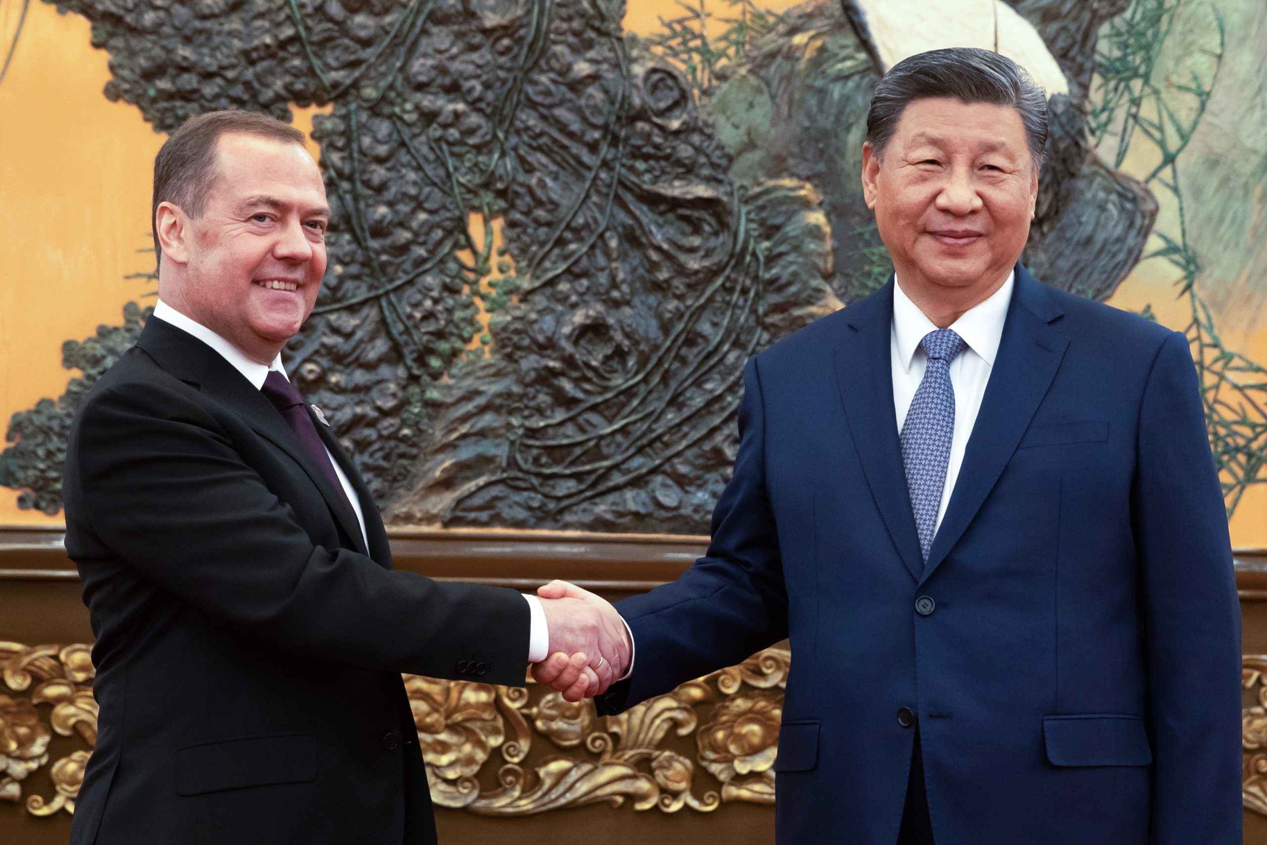 Xi Jinping quer maior coordenação com Moscovo para conduzir governação global