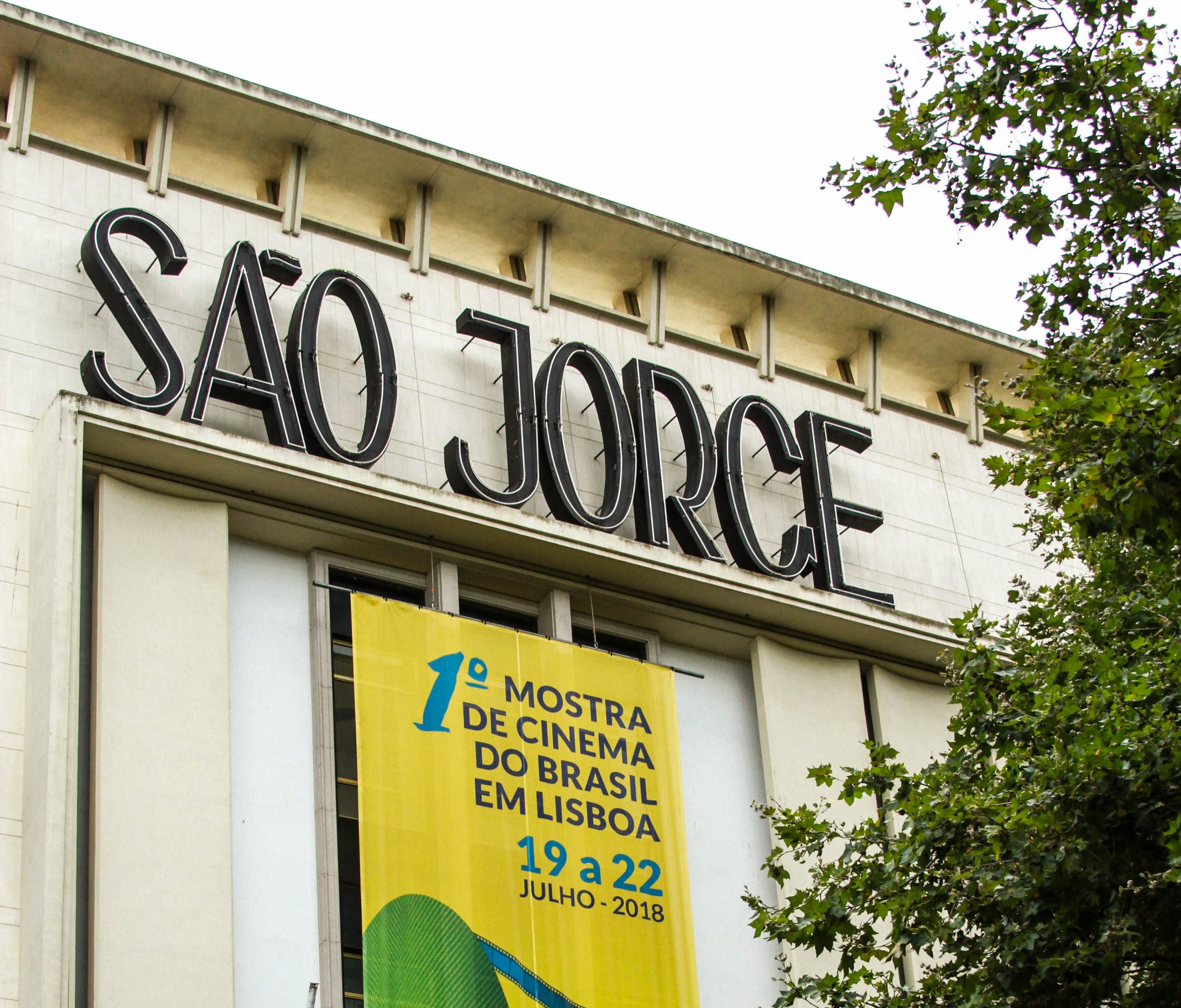 O Brasil “para além do clichê”