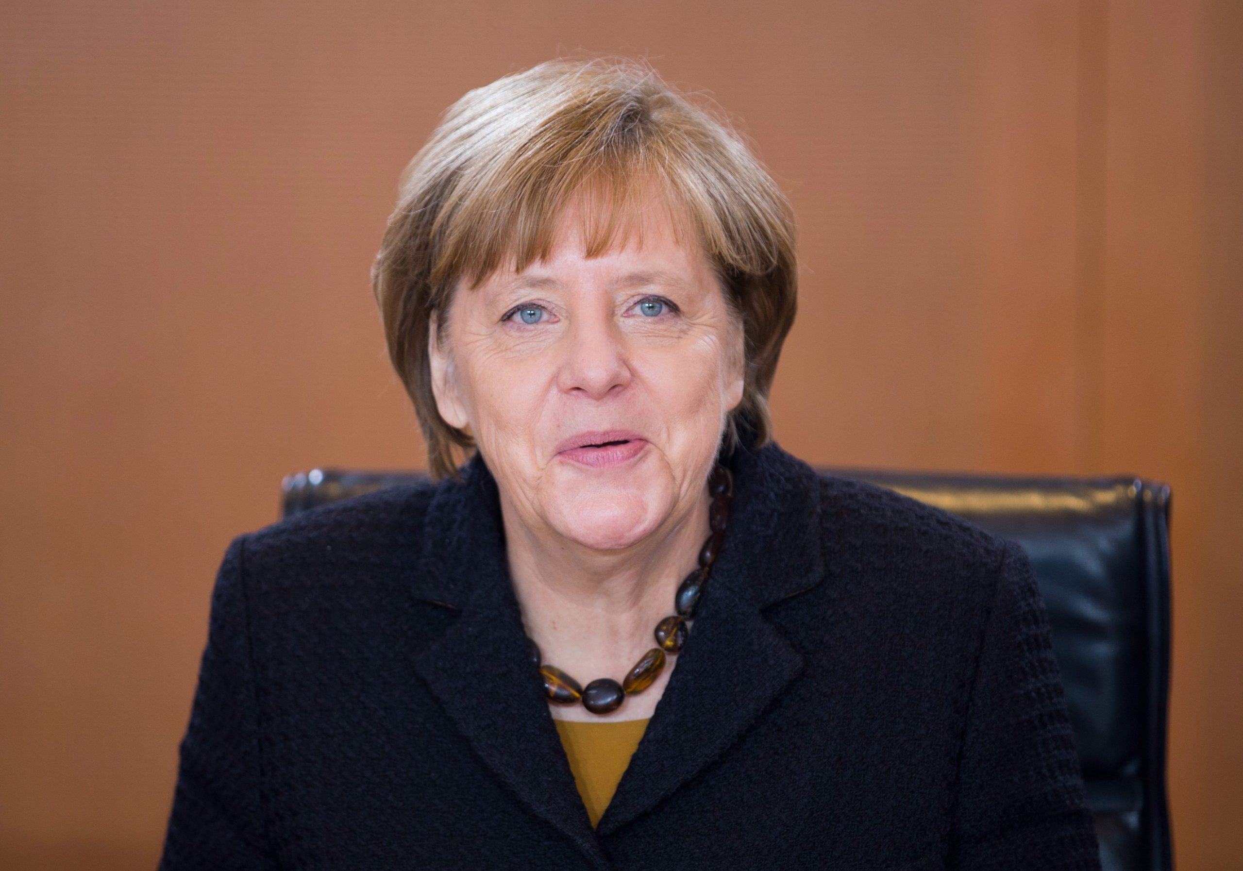 Merkel recandidata-se pela CDU à liderança da Alemanha