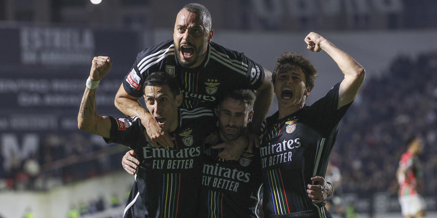 Benfica vence Estrela da Amadora e sobe provisoriamente à liderança