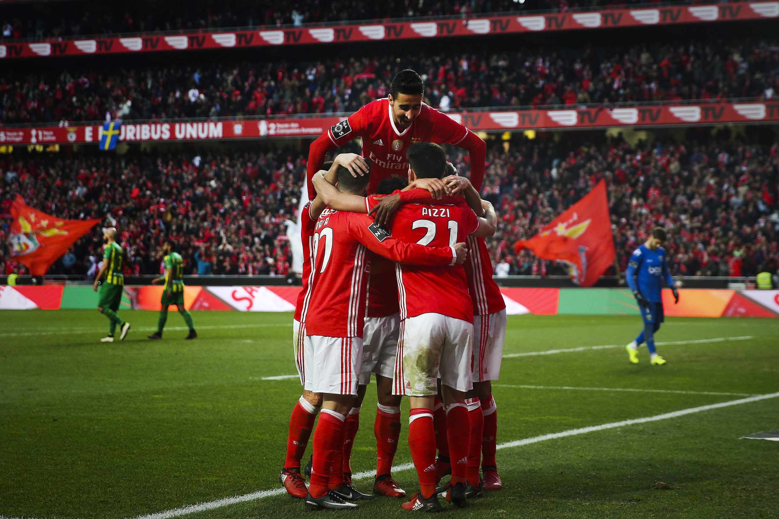Benfica recebe Nacional e procura recuperar a liderança