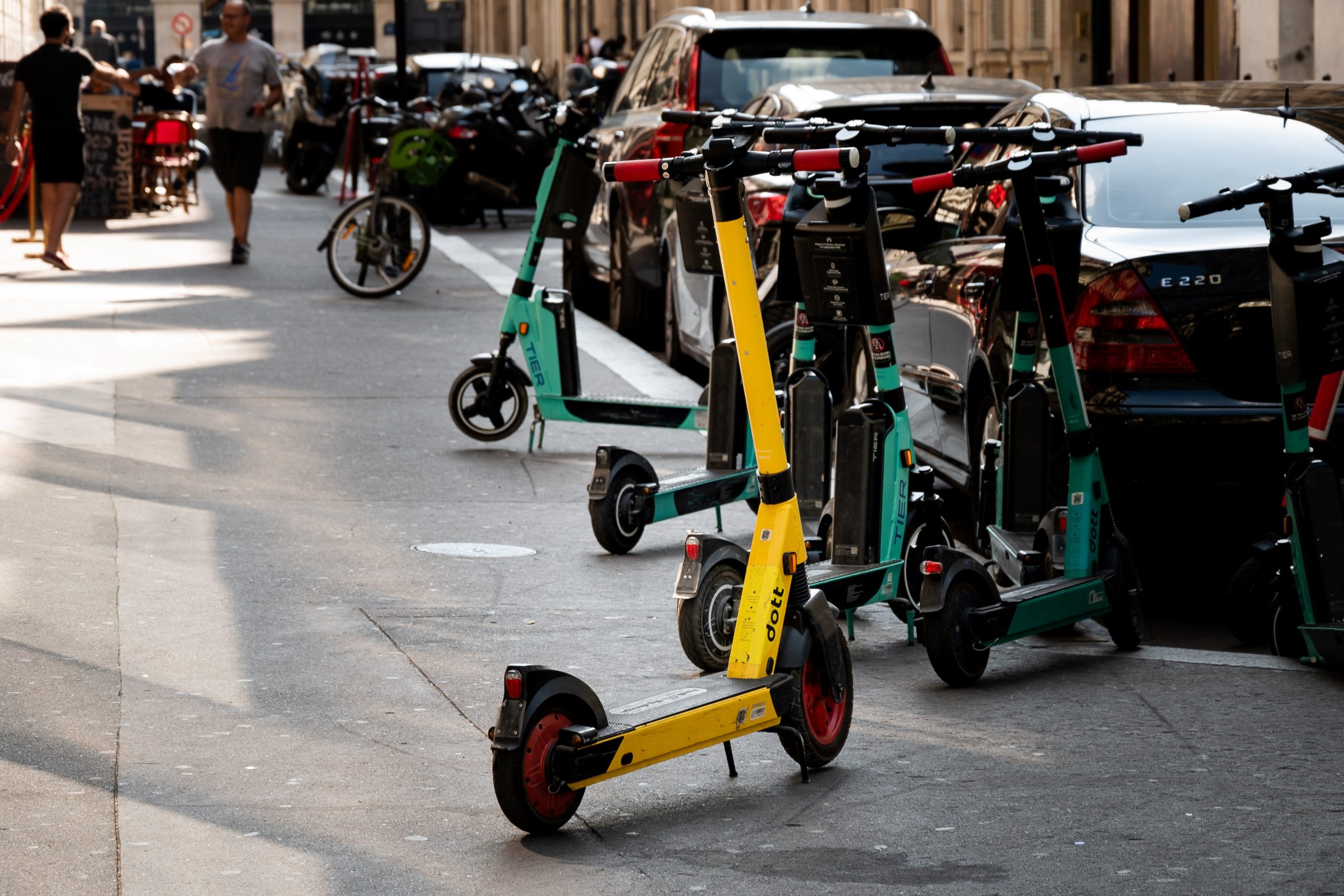 Trotinetas elétricas deixam de circular em Paris este verão por motivos de segurança. E em Portugal?
