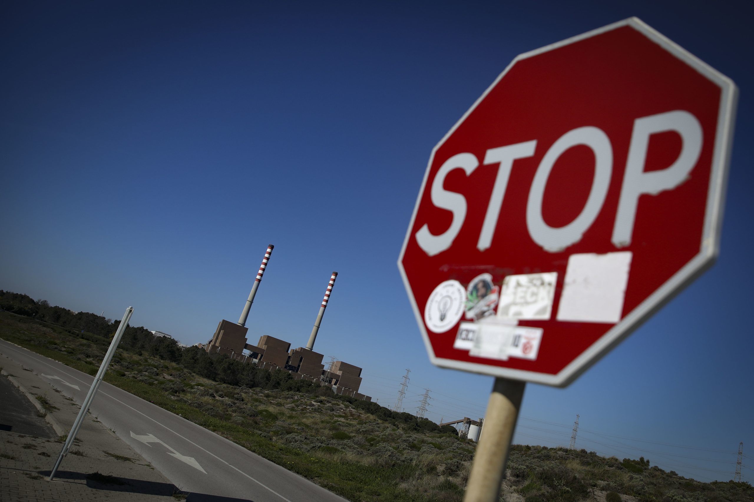 Centrais termoelétricas com emissões de CO2 em 2021 em mínimo de 31 anos