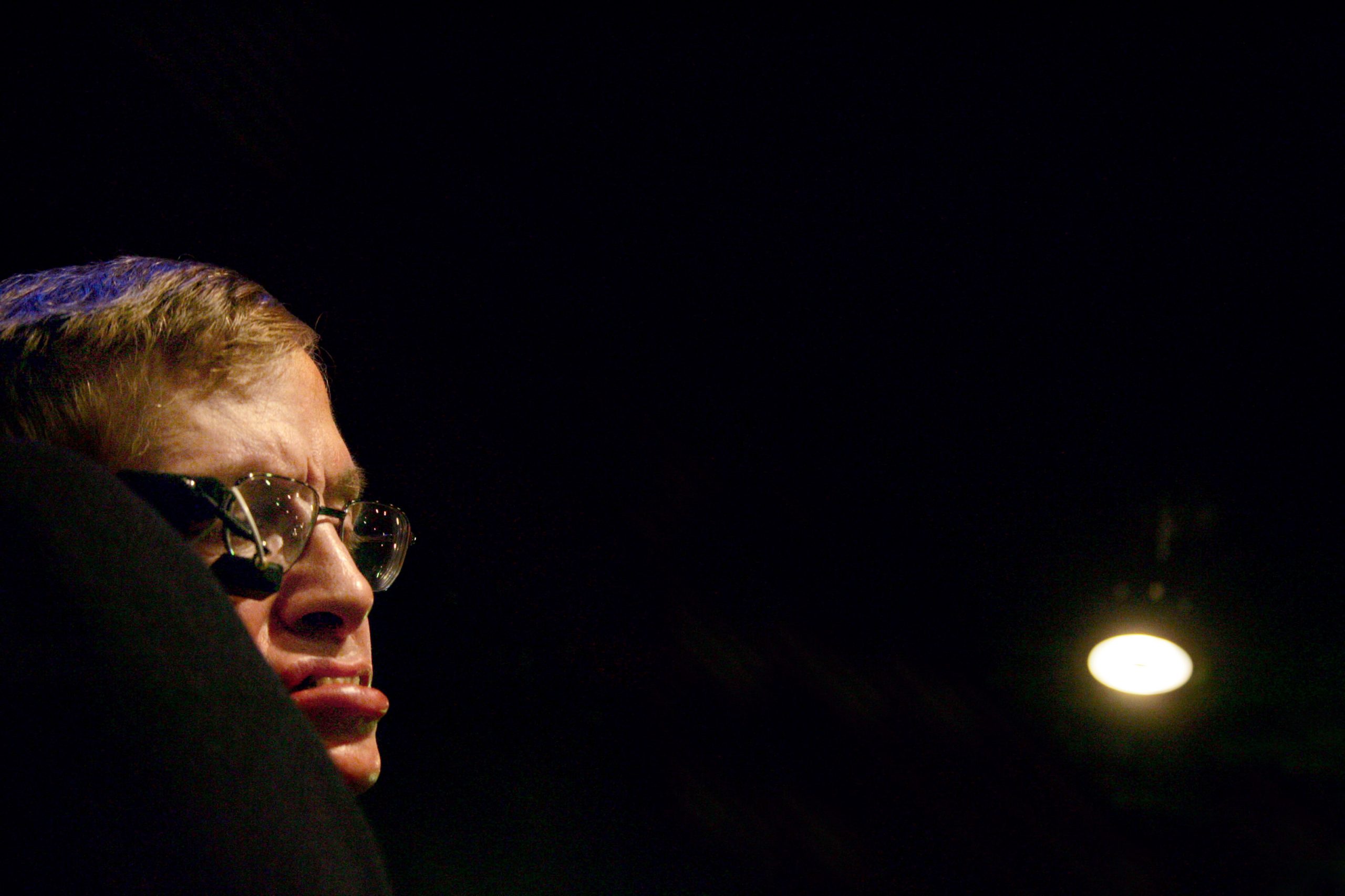 Deus e a morte nas palavras de Stephen Hawking: Vida além da morte? “Isso é um conto de fadas para pessoas com medo do escuro”