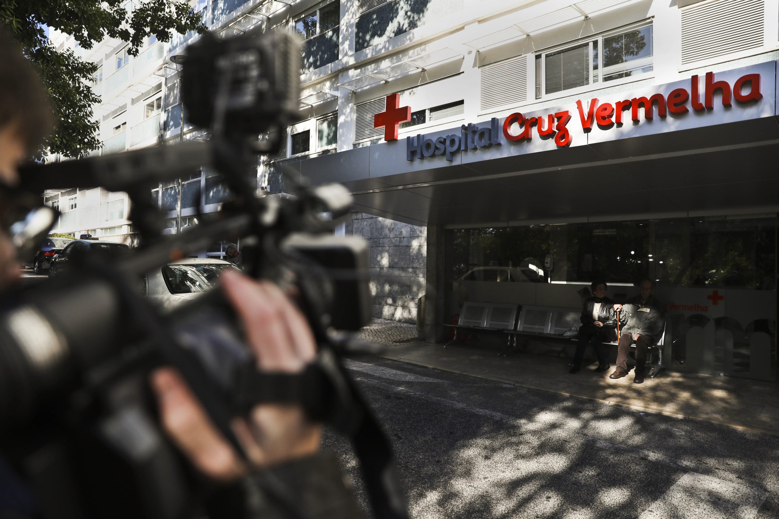 Hospital da Cruz Vermelha diz que a caducidade do acordo de empresa não implica perda de direitos