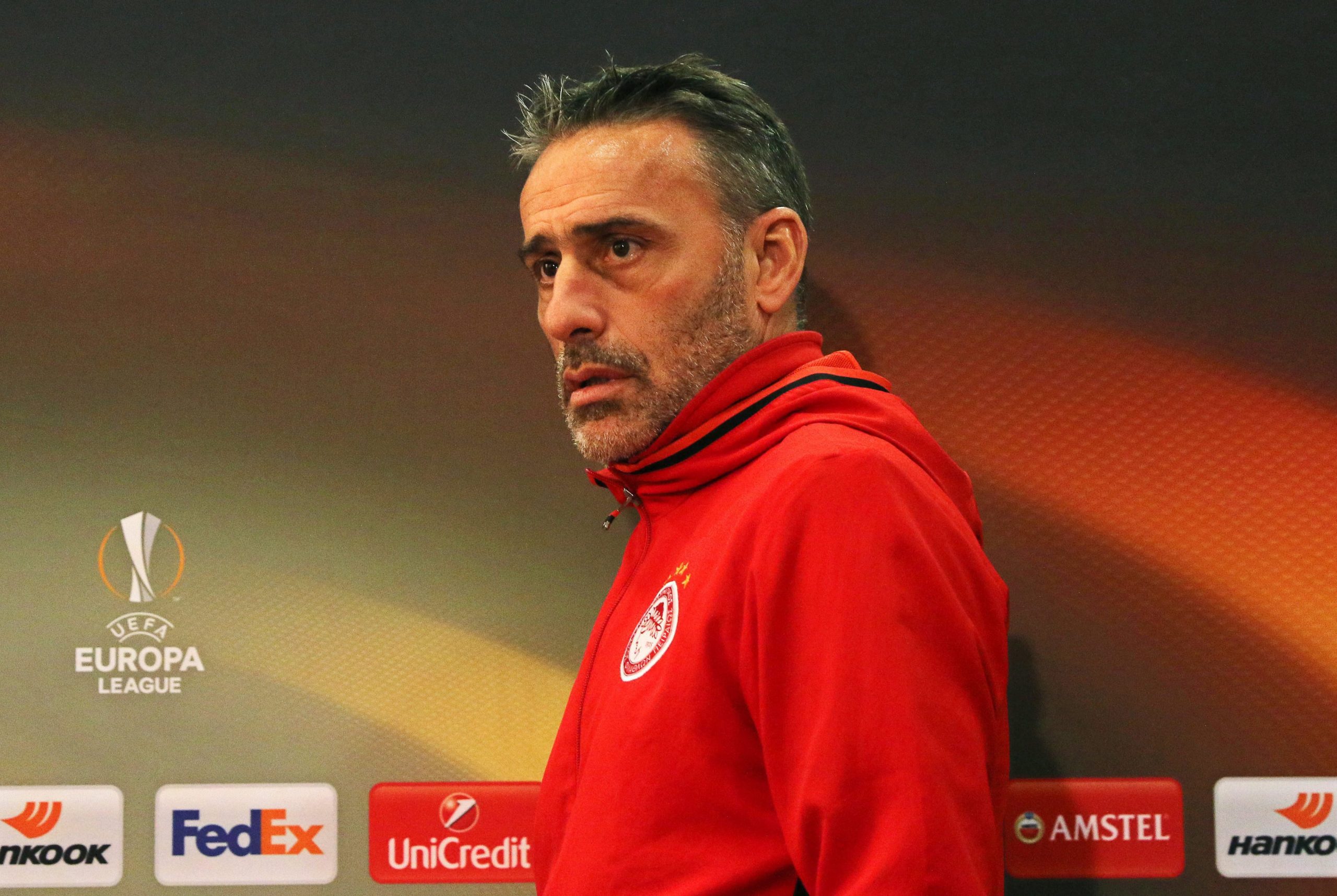 Paulo Bento estreia-se com vitória na China, com golo de ex-benfiquista