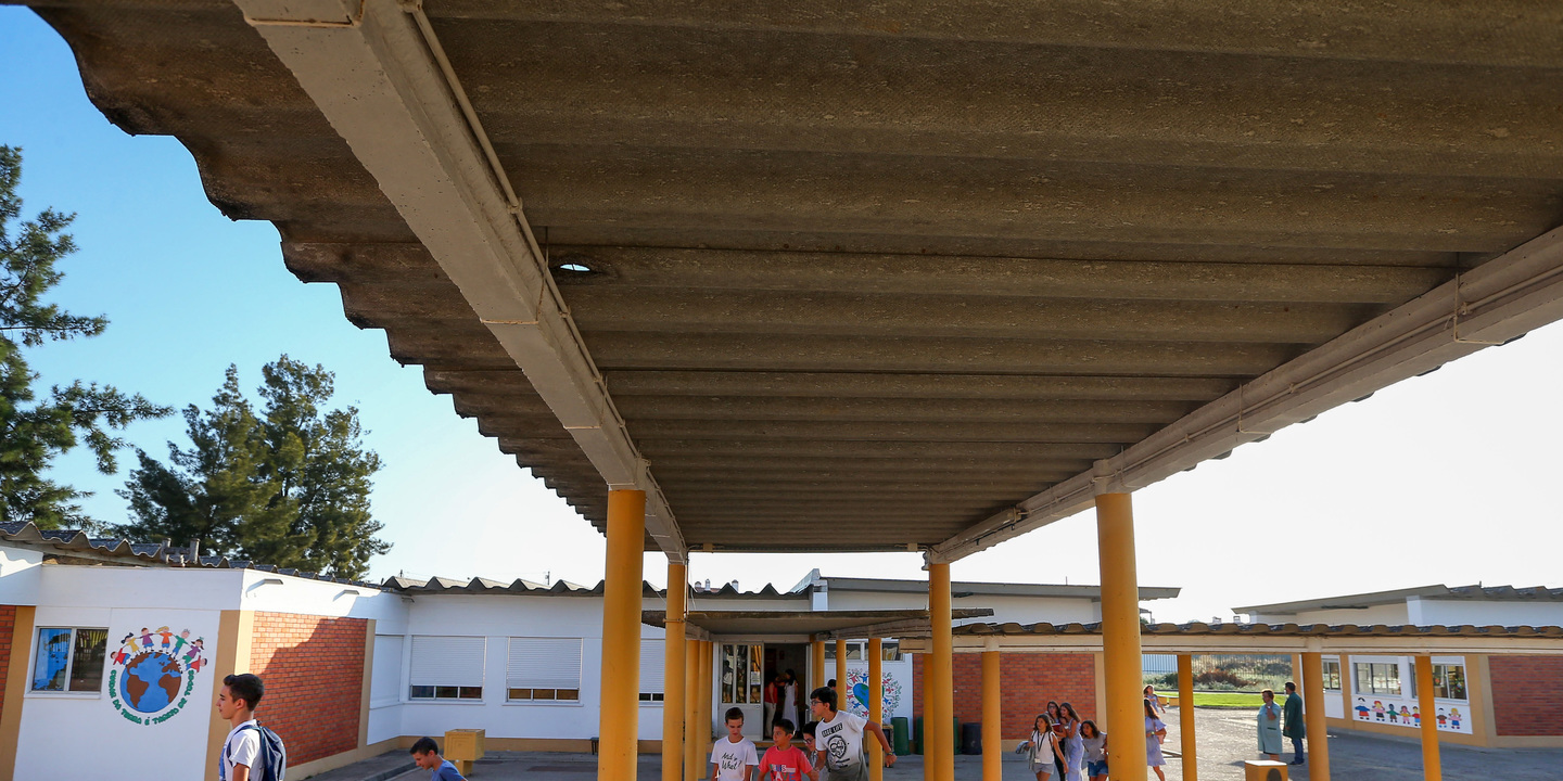Programa nacional vai permitir erradicar amianto de 486 escolas