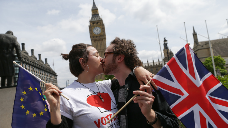 O referendo no Reino Unido ditou uma vitória da saída da União Europeia (51,89%)