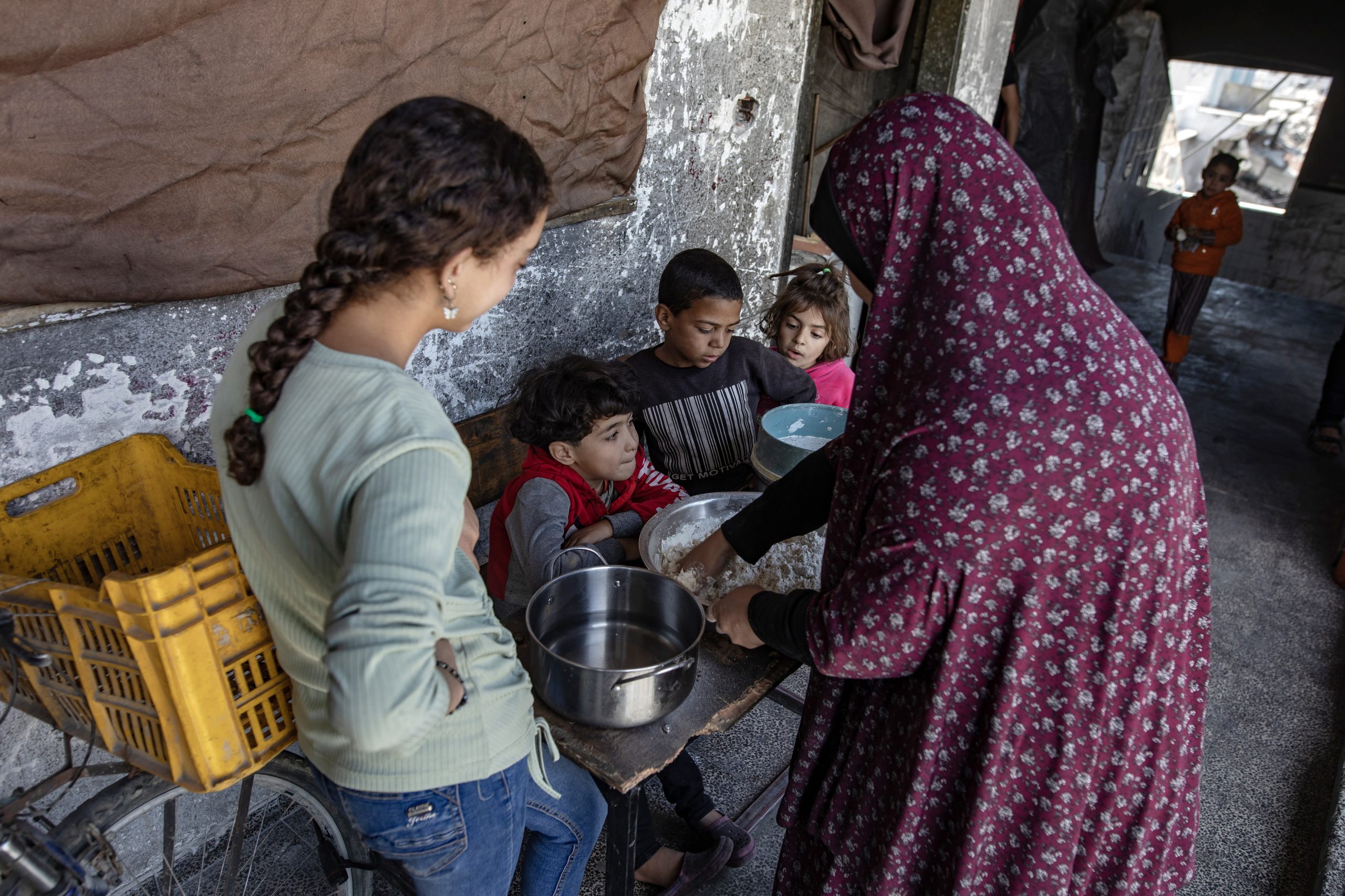 Serviços de emergência em Gaza estão à beira do colapso