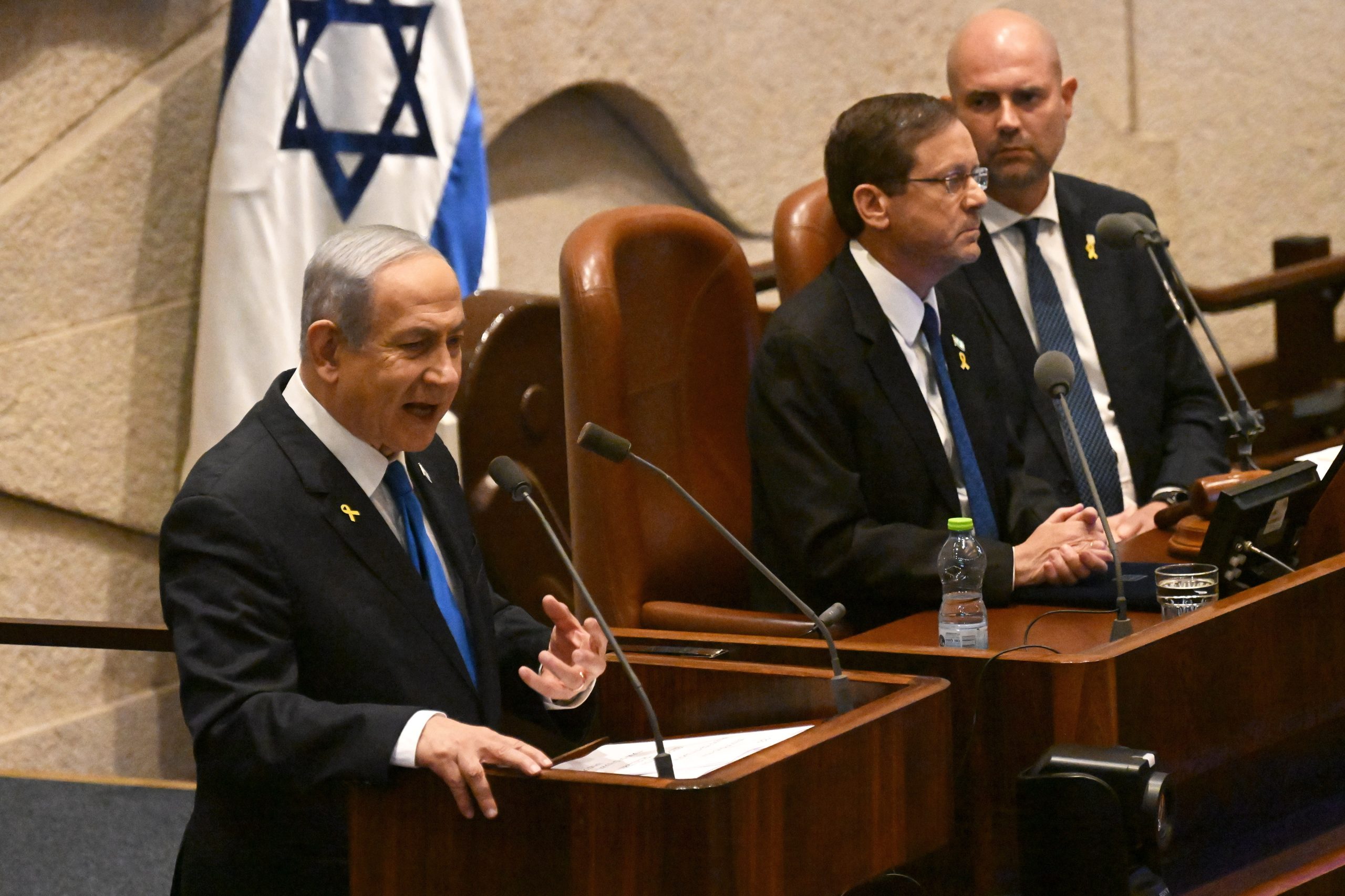 Netanyahu quer que Israel possa “fazer cumprir” qualquer acordo de paz com Hezbollah