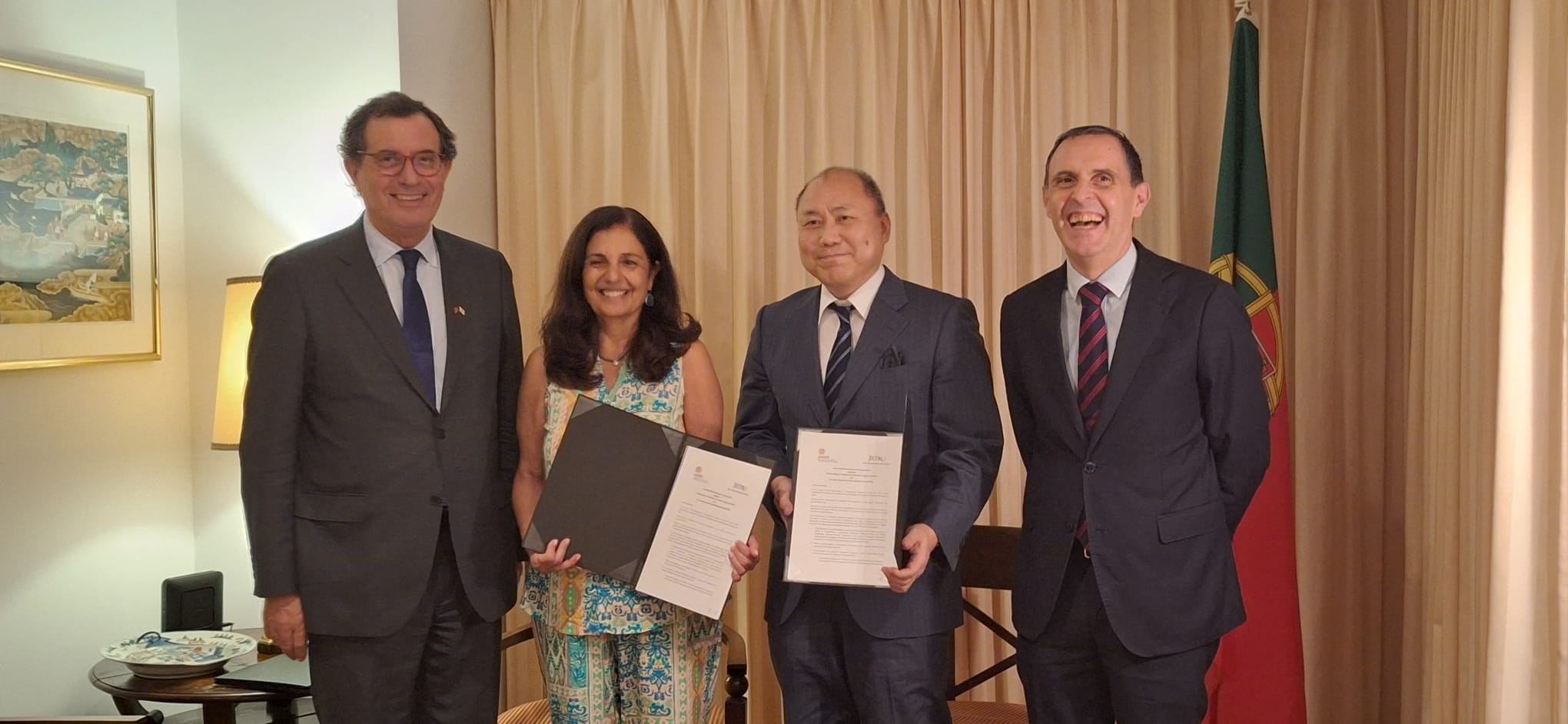 Portugal e Japão reforçam laços económicos com novo memorando de cooperação