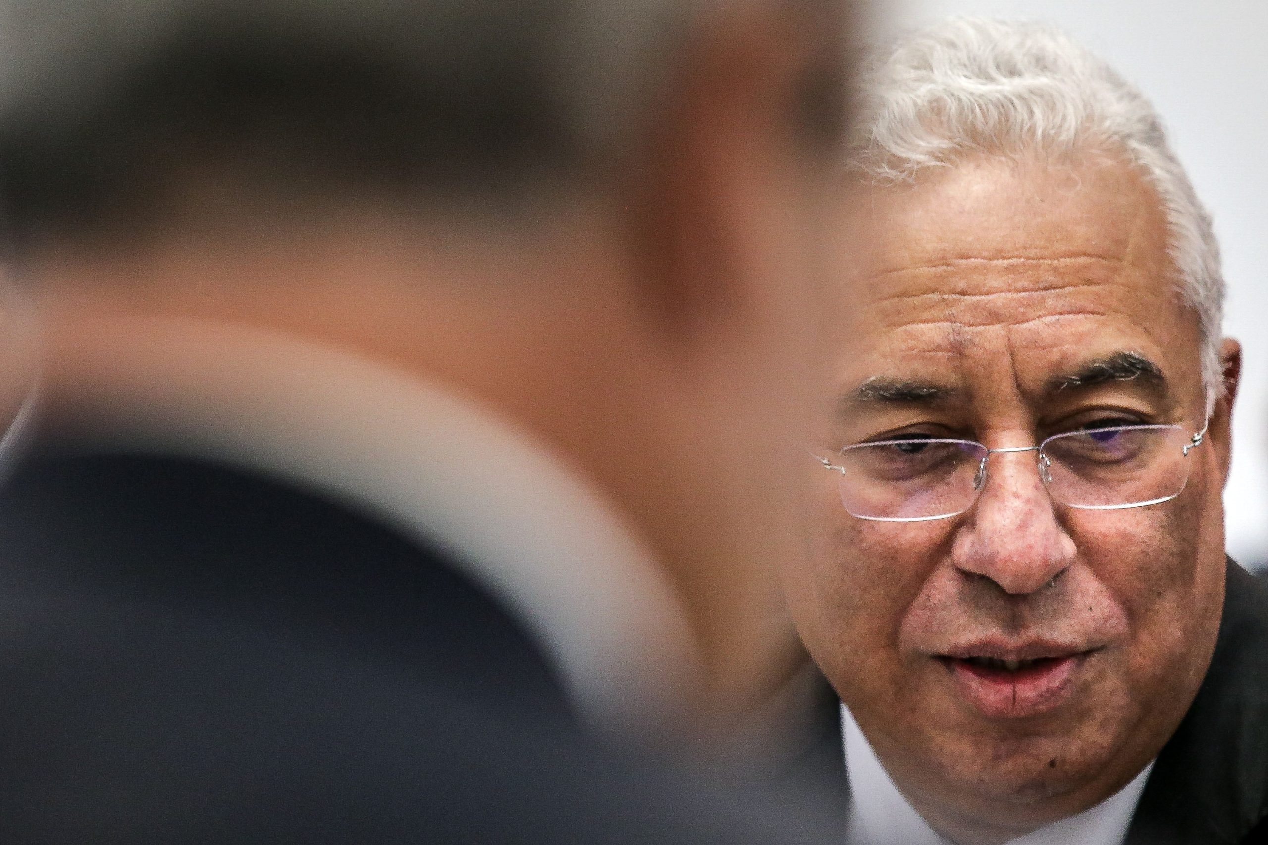 Governo decide retomar diploma sobre informação bancária após nota de Marcelo